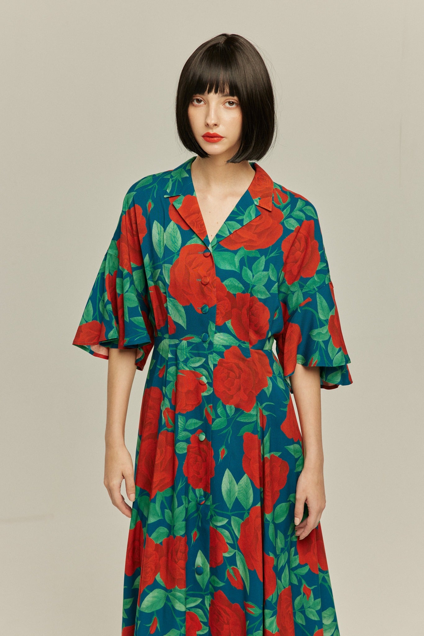 お花畑でお昼寝》フラワーパターンドレス-Navy – Tnewties
