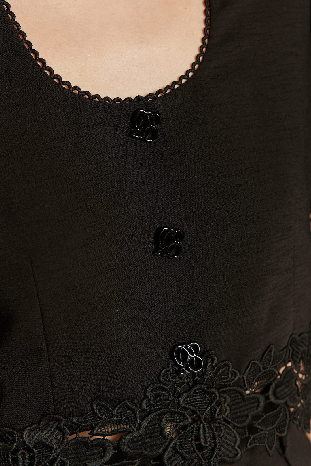 《Would you like to sing a lullaby? 》Lace trim top-Black