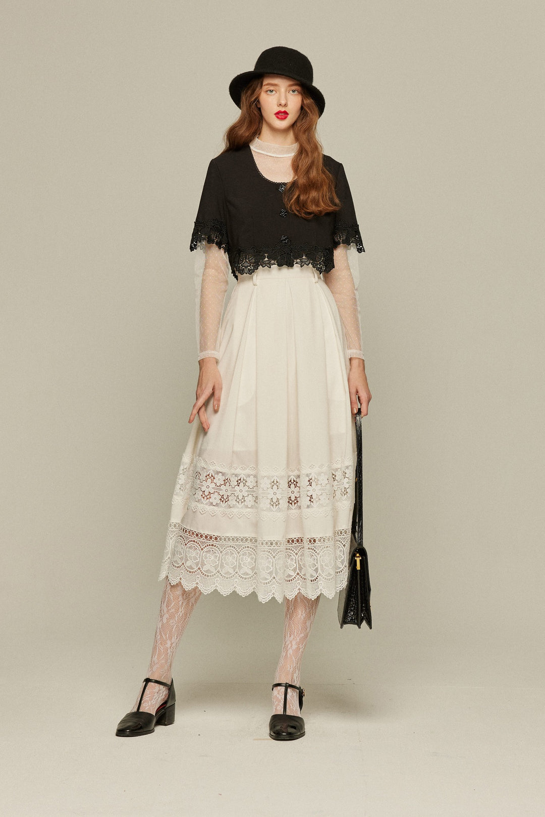 《Would you like to sing a lullaby? 》Lace trim top-Black