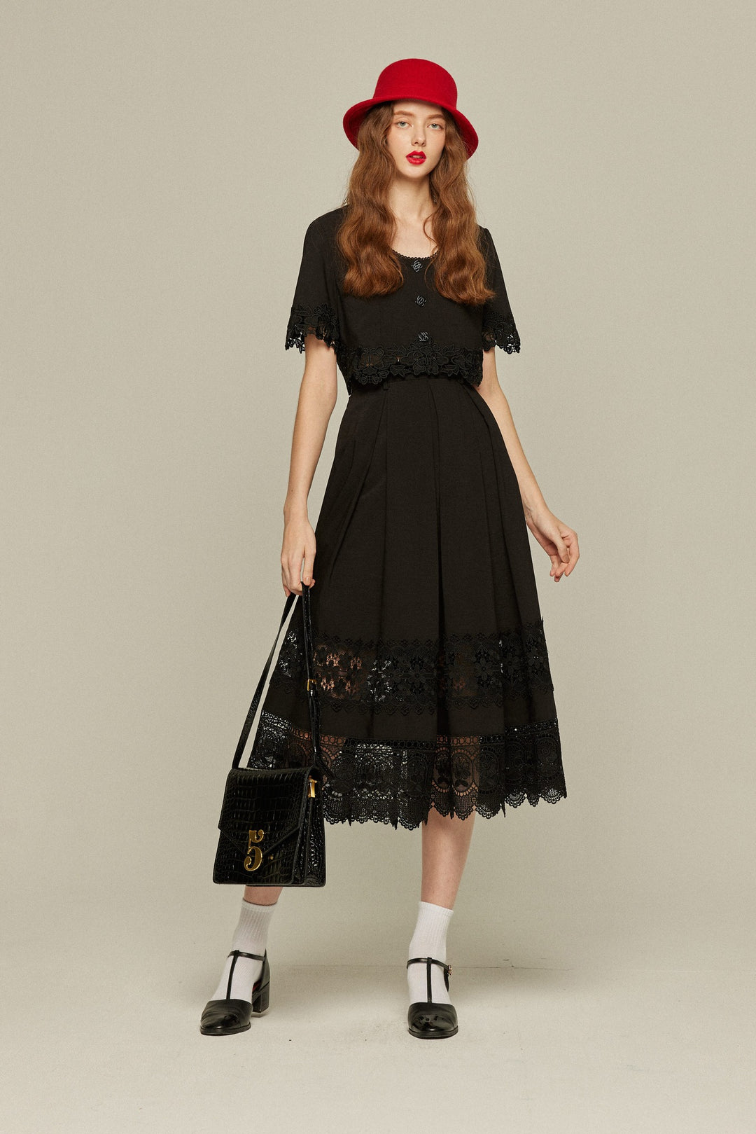 《Would you like to sing a lullaby? 》Lace trim top-Black