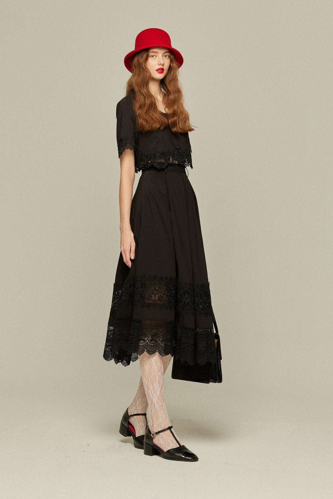 《Would you like to sing a lullaby? 》Lace trim top-Black
