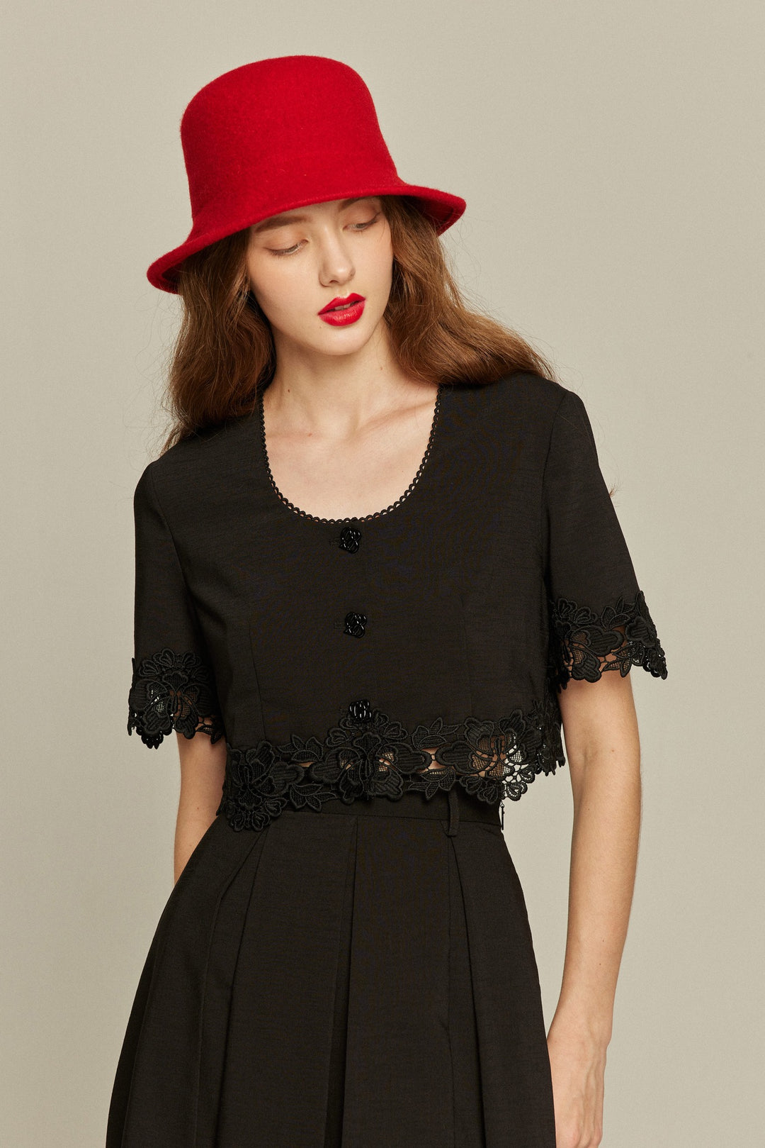《Would you like to sing a lullaby? 》Lace trim top-Black