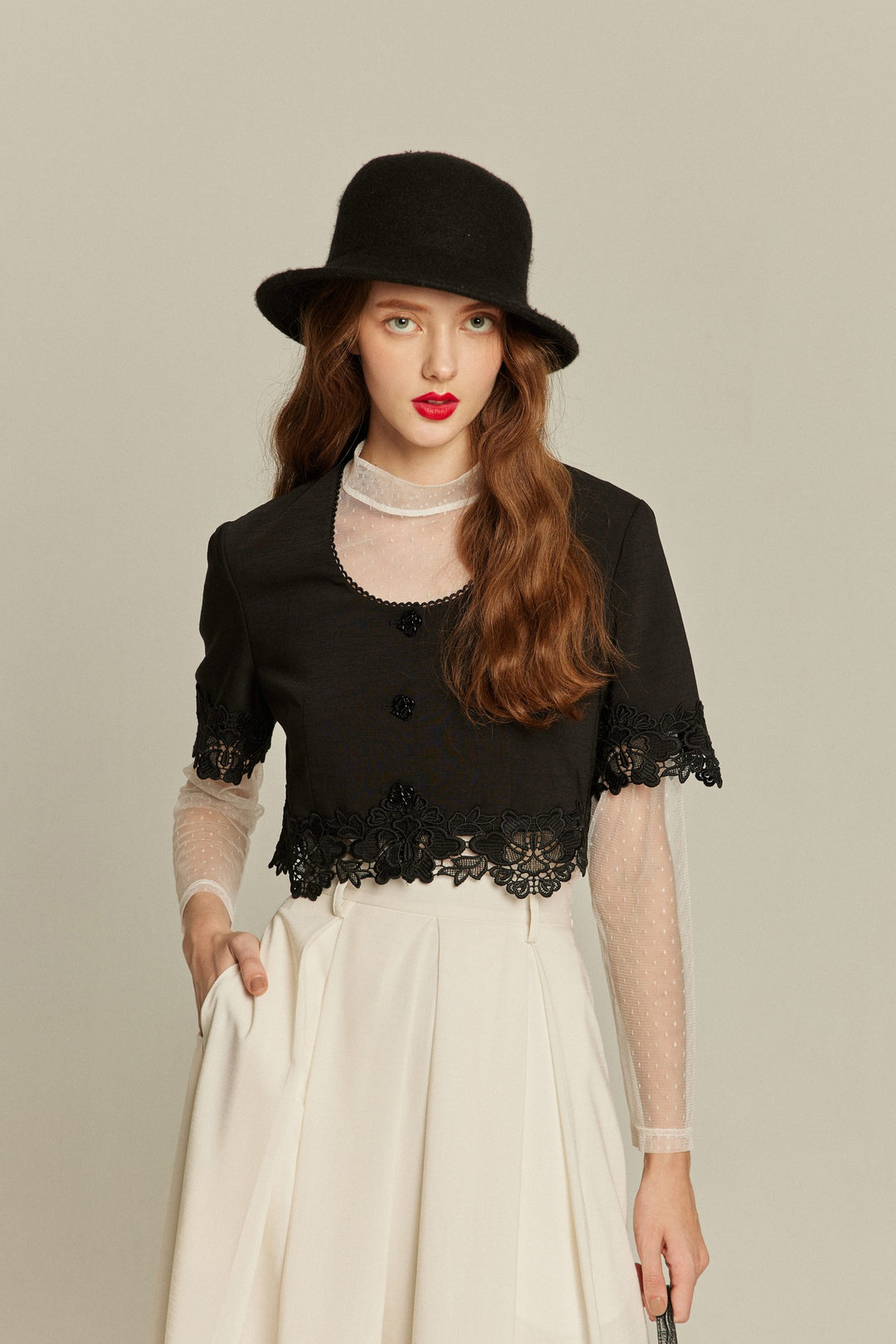 《Would you like to sing a lullaby? 》Lace trim top-Black