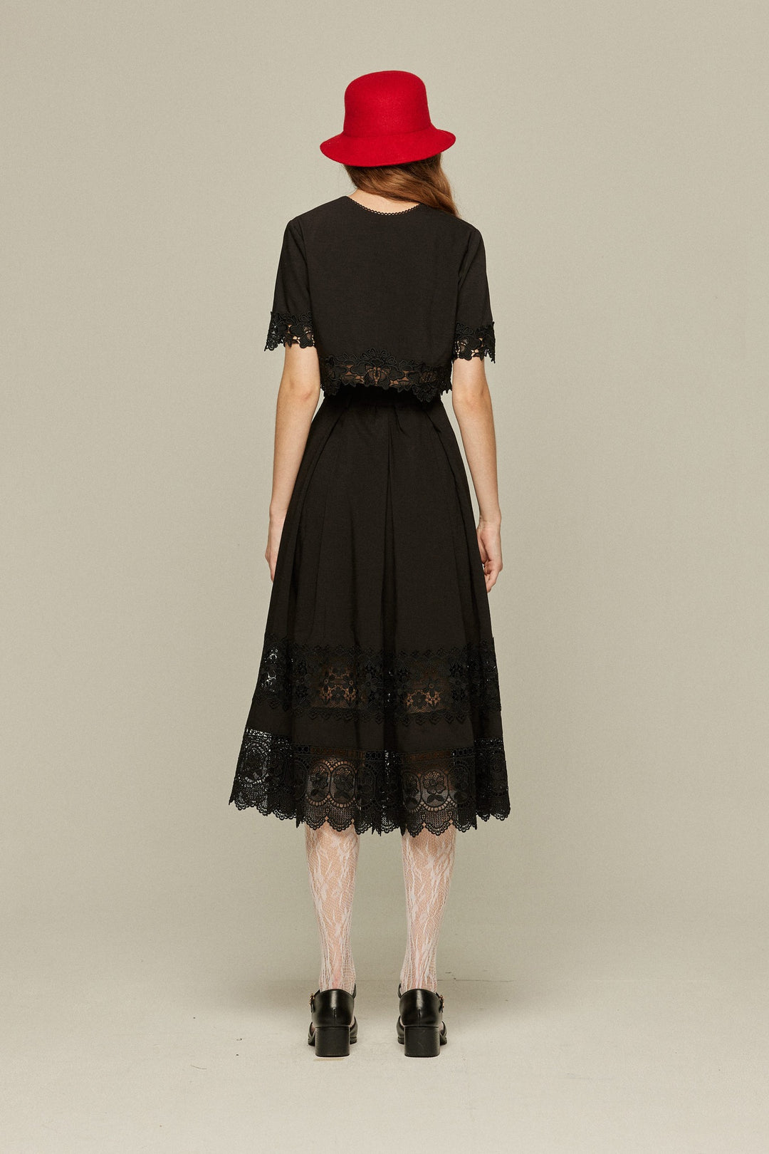 《Would you like to sing a lullaby? 》Lace trim top-Black