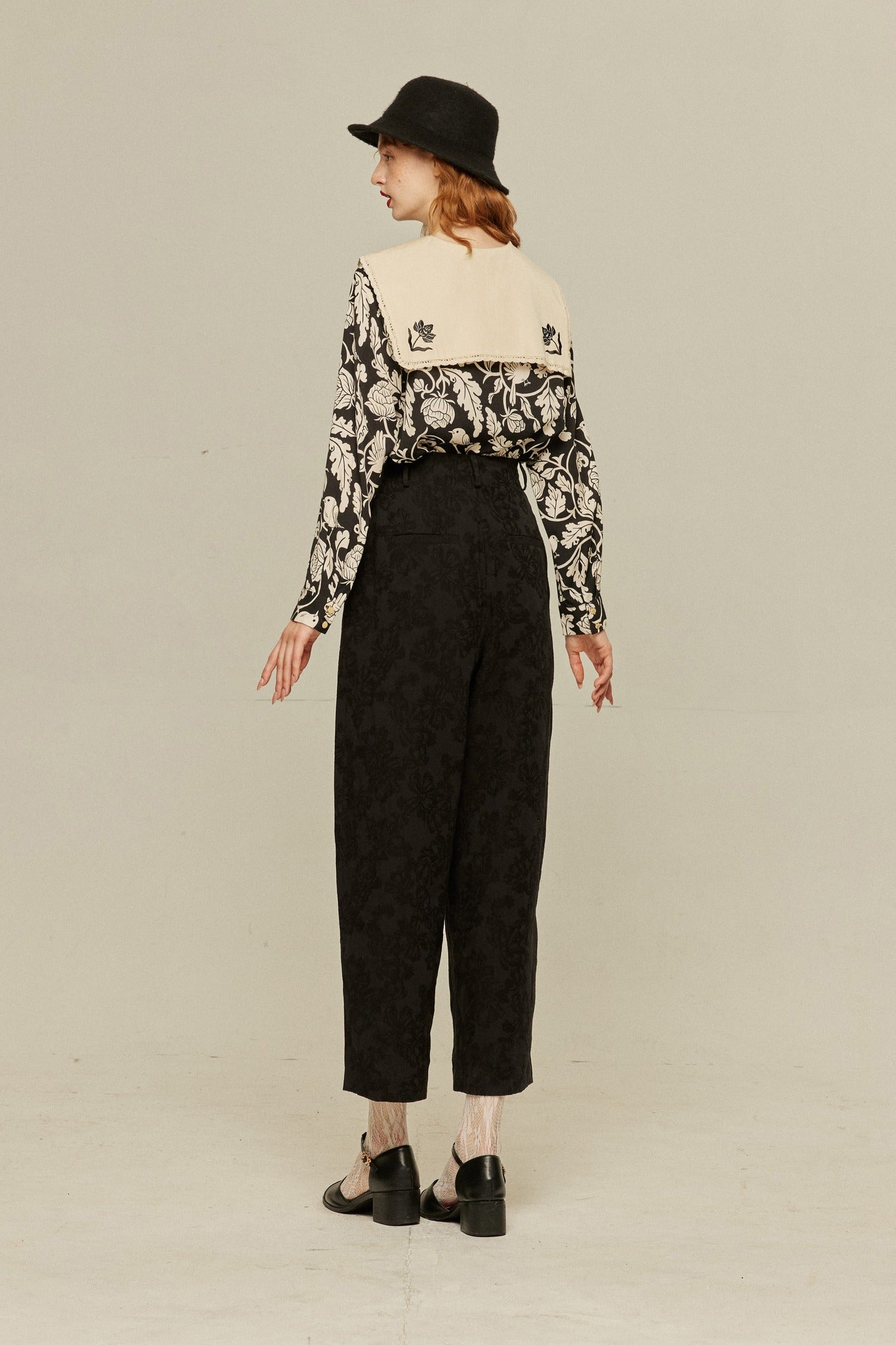 見て！カナリアだ！》セーラーカラーシノワズリブラウス-Black – Tnewties