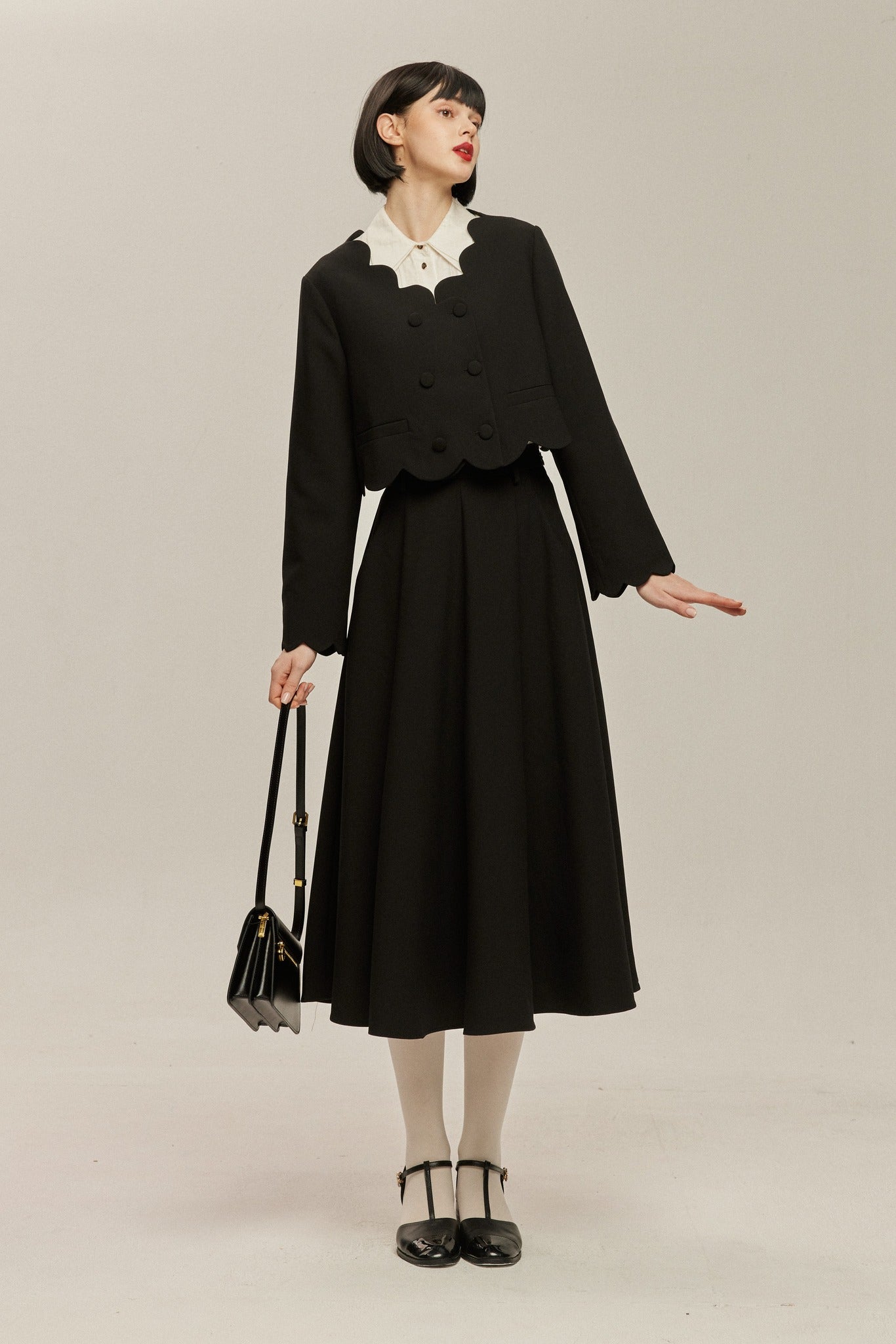 エレベーターを長く待っている》ピンタックブラウス-White – Tnewties