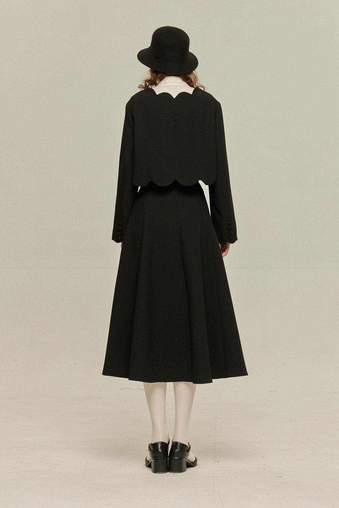 《Antique Auction》Scallop Design Crop Tops-Black