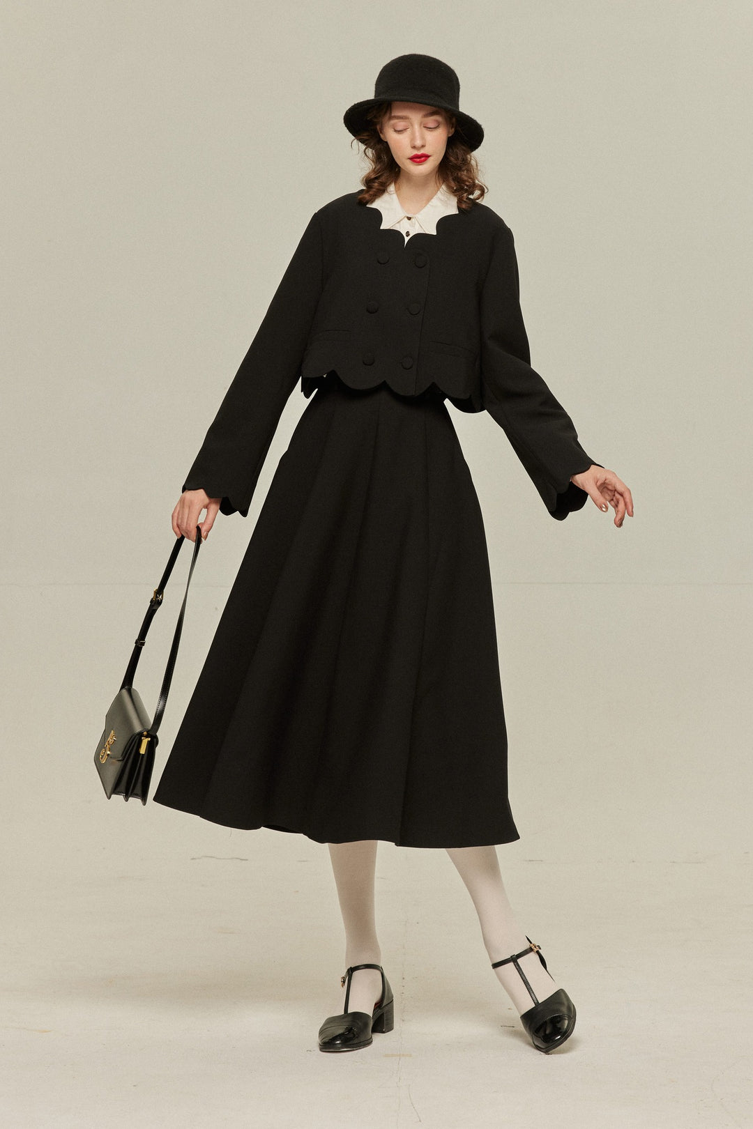 《Antique Auction》Scallop Design Crop Tops-Black