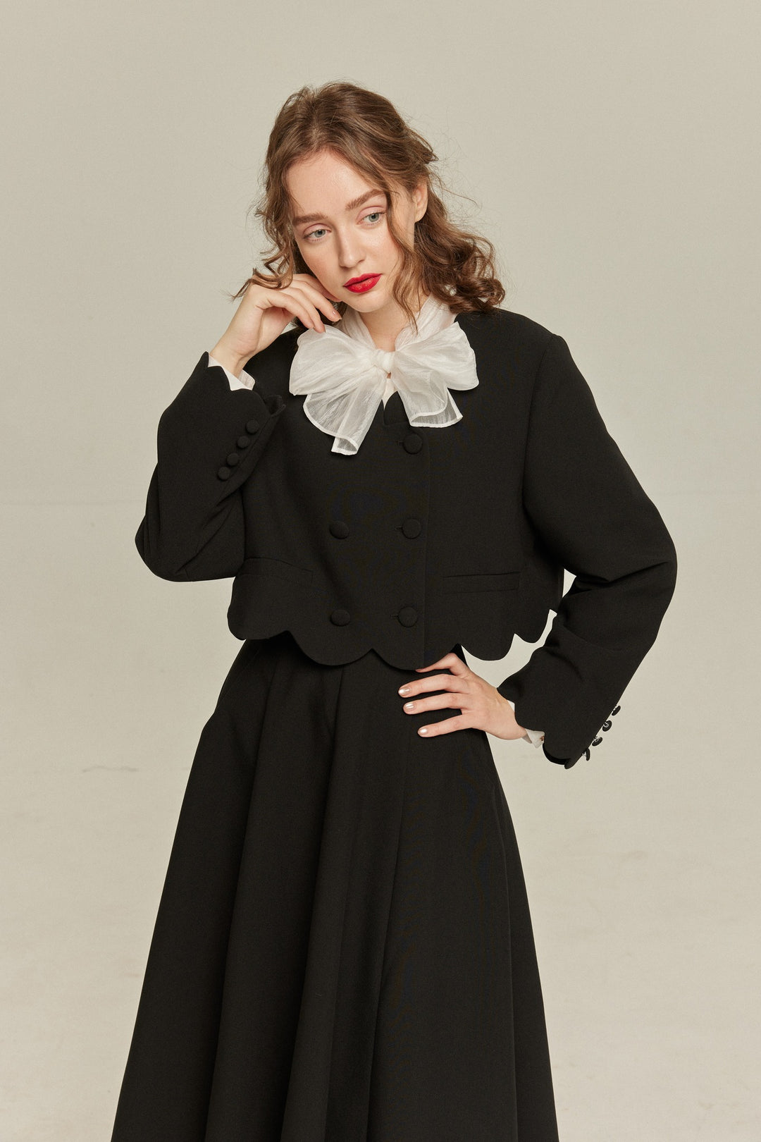 《Antique Auction》Scallop Design Crop Tops-Black