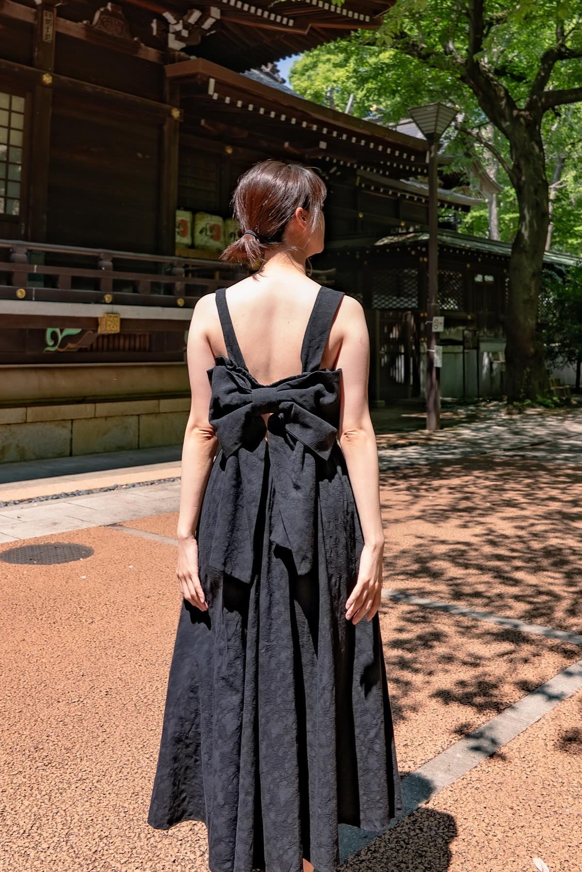 <tc>《바닷가에 오두막을 빌리자》백 리본 시노와즈리 패턴 원피스-Black</tc>