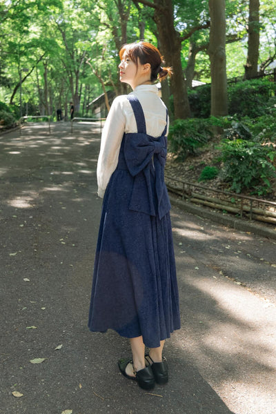 <tc>《바닷가에 오두막을 빌리자》백 리본 시노와즈리 패턴 원피스-Navy</tc>
