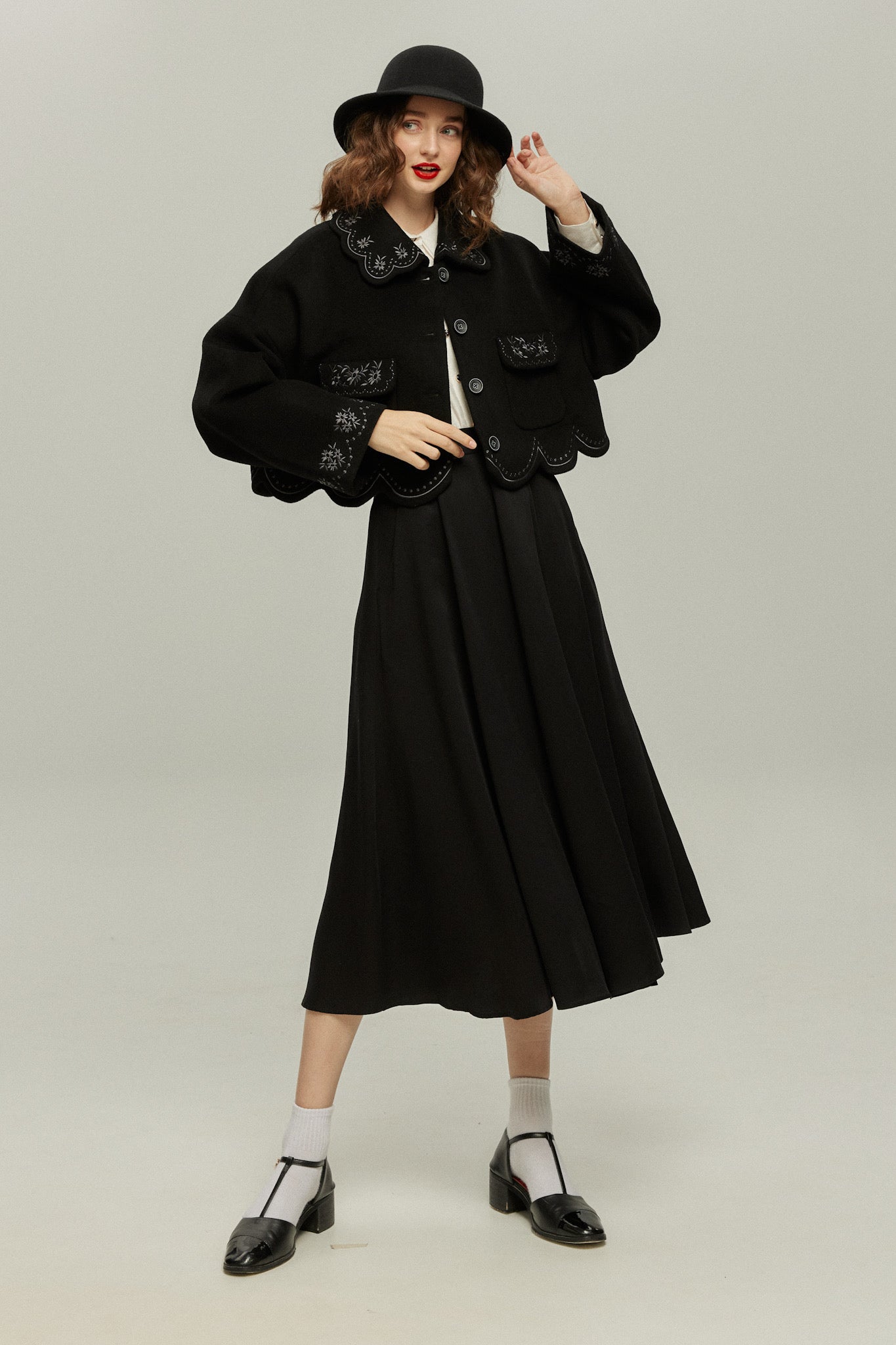 《蝶々になってしまった》スカラップデザインコート-Black