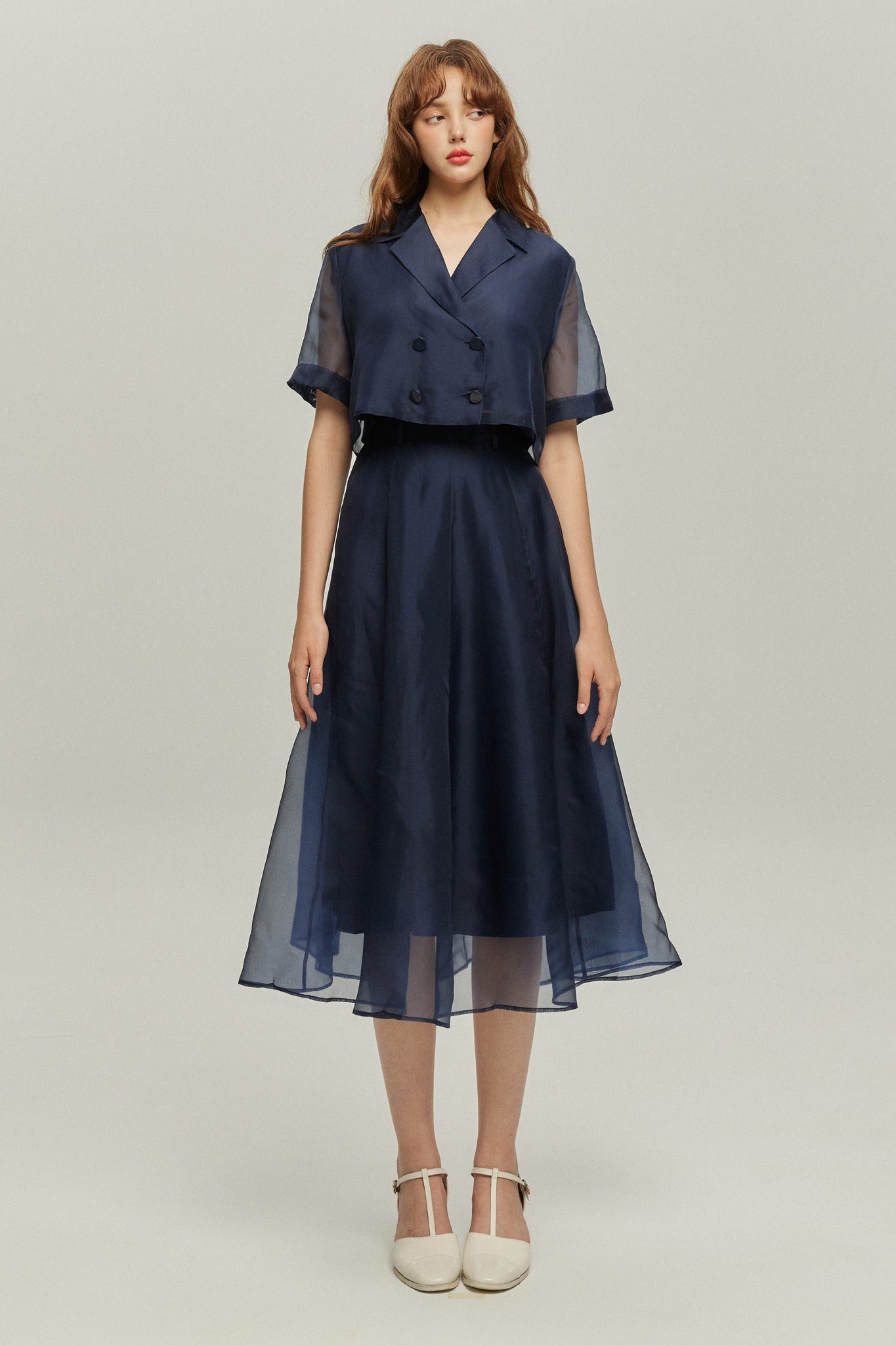《上の階に俳優が住んでいる》フレアロングシルクスカート-Navy