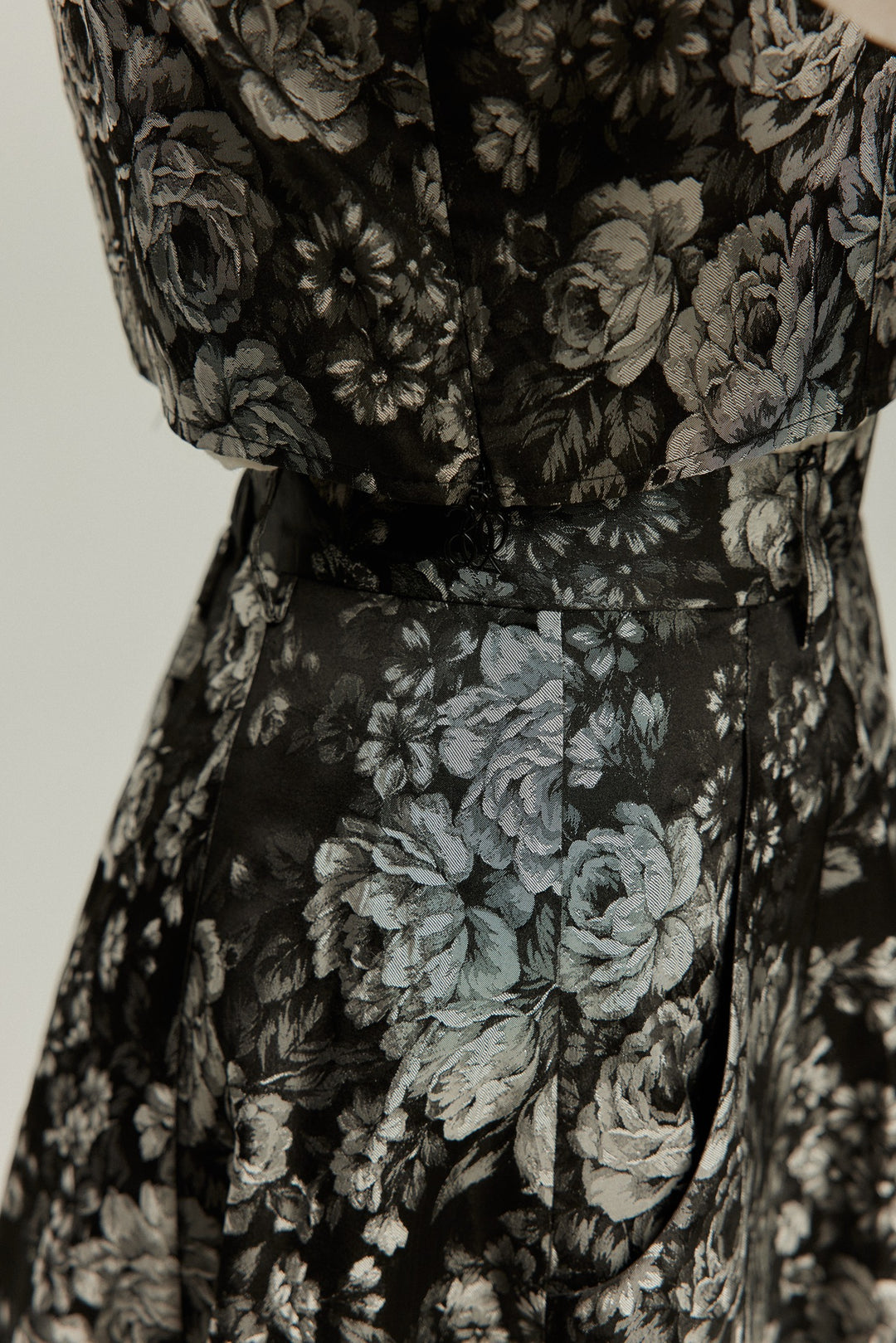 数日分にしては荷物が多すぎる》シノワズリハイウエストスカート-Black