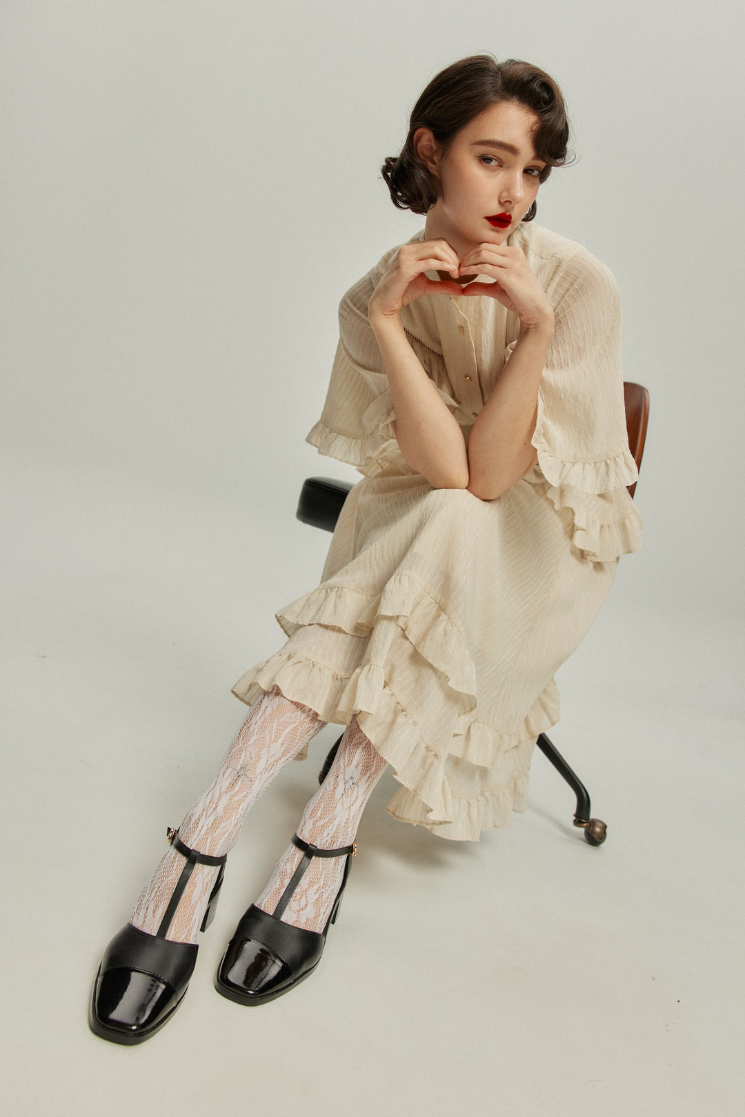 月の呪文を唱えて》フレアスリーブフリルブラウス-Ivory – Tnewties