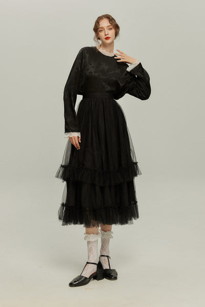 《彼女が花屋に入っていくのを見かけた》レーストリムシノワズリブラウス-Black