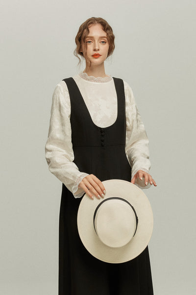 《彼女が花屋に入っていくのを見かけた》レーストリムシノワズリブラウス-White