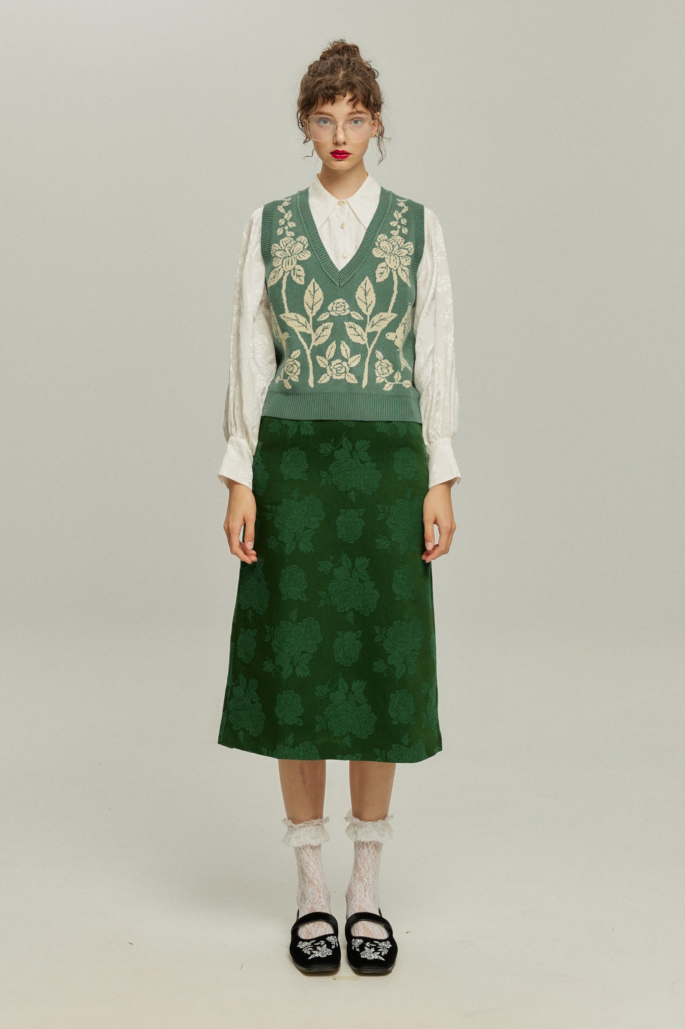 <tc>《샴페인을 열었다면 끝까지 마셔요》 시누아즈리 패턴 플라워 레이스 헴 스커트-Green</tc>