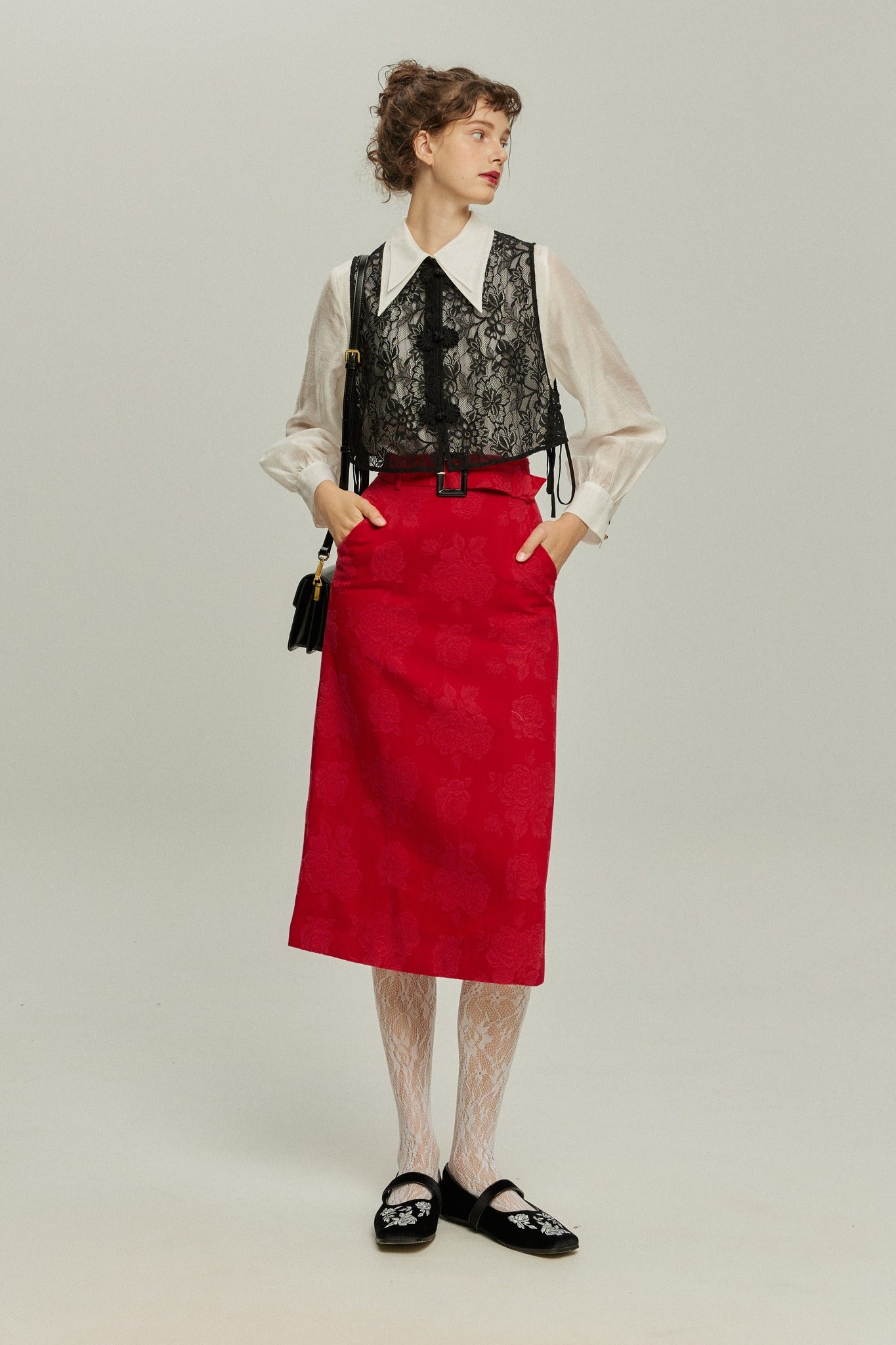 <tc>《샴페인을 열었다면 끝까지 마셔요》 시누아즈리 패턴 플라워 레이스 헴 스커트-Red</tc>