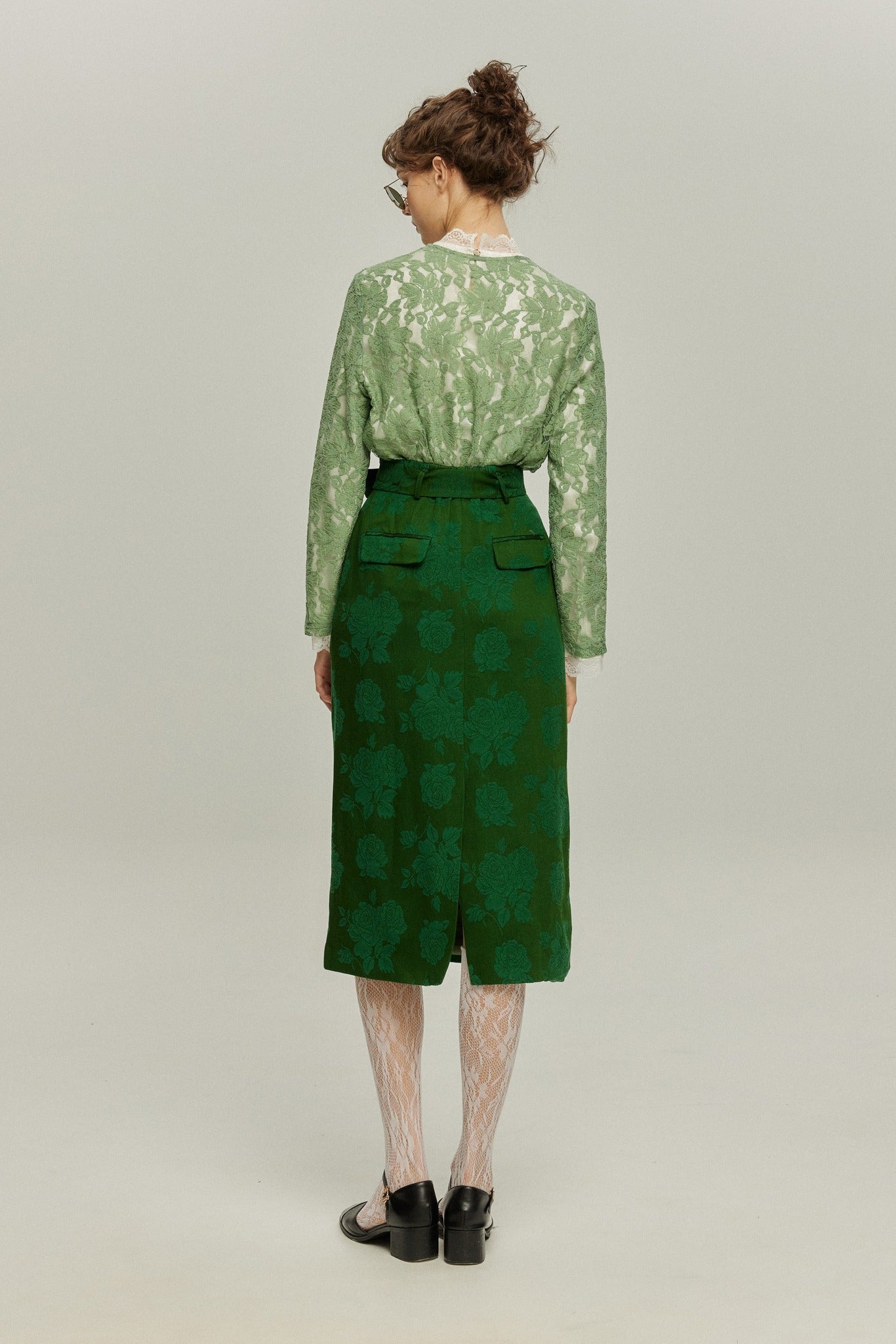 <tc>《샴페인을 열었다면 끝까지 마셔요》 시누아즈리 패턴 플라워 레이스 헴 스커트-Green</tc>