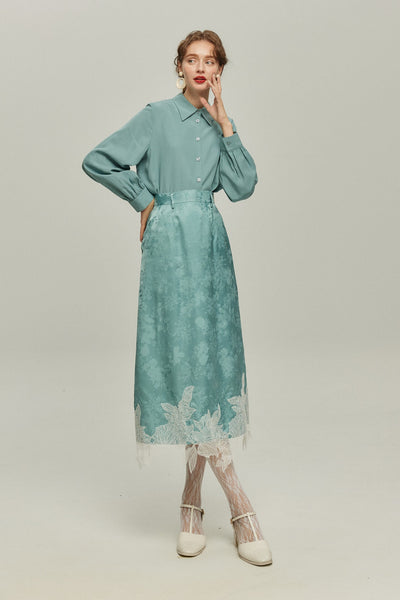 <tc>《샴페인을 열었다면 끝까지 마셔요》 시누아즈리 패턴 플라워 레이스 헴 스커트-Blue</tc>