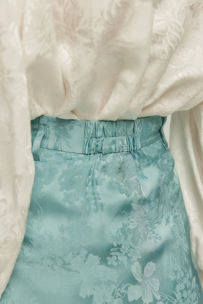 <tc>《샴페인을 열었다면 끝까지 마셔요》 시누아즈리 패턴 플라워 레이스 헴 스커트-Blue</tc>