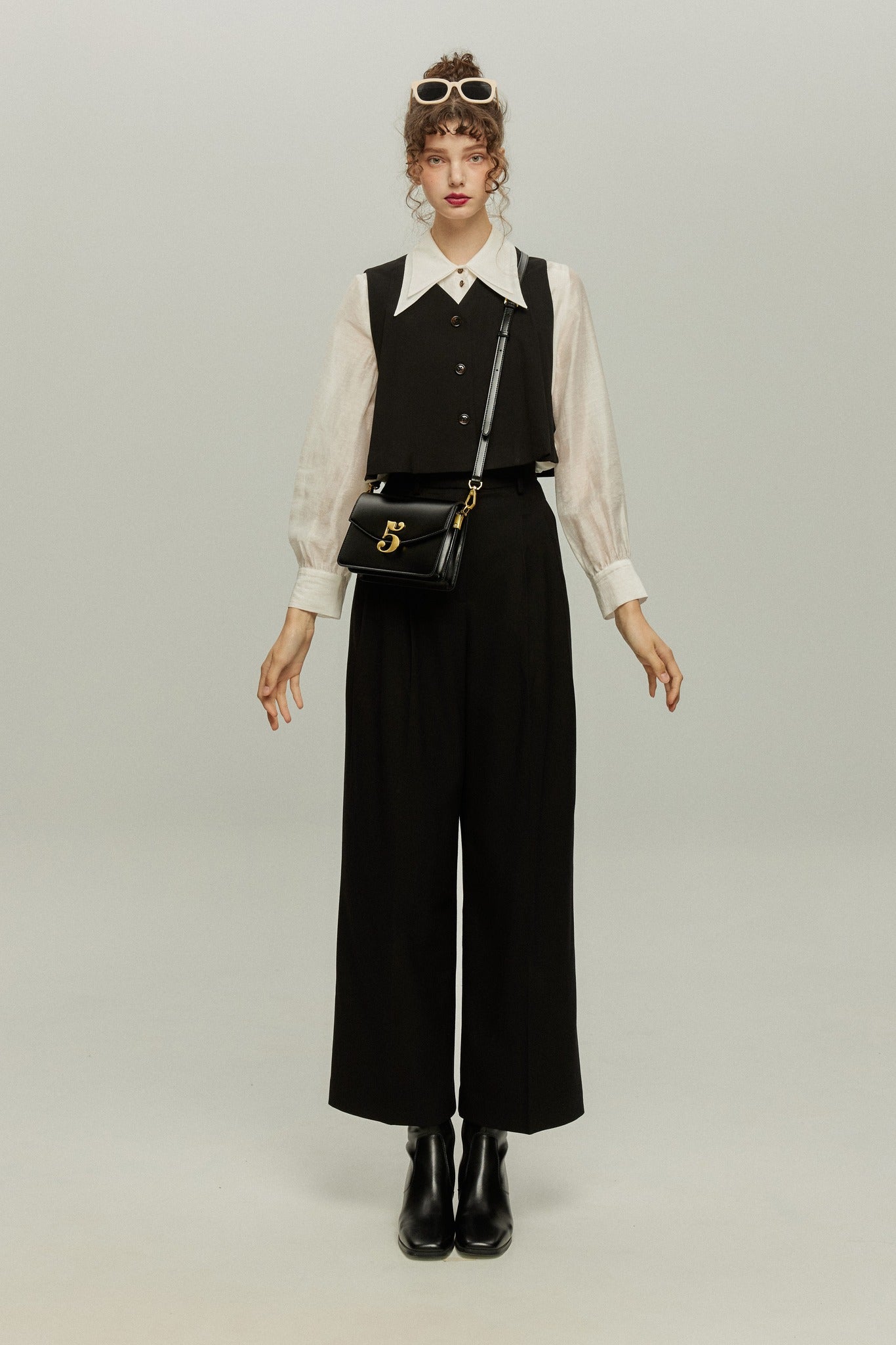 《Facial pack with cucumbers》High waisted flare pants