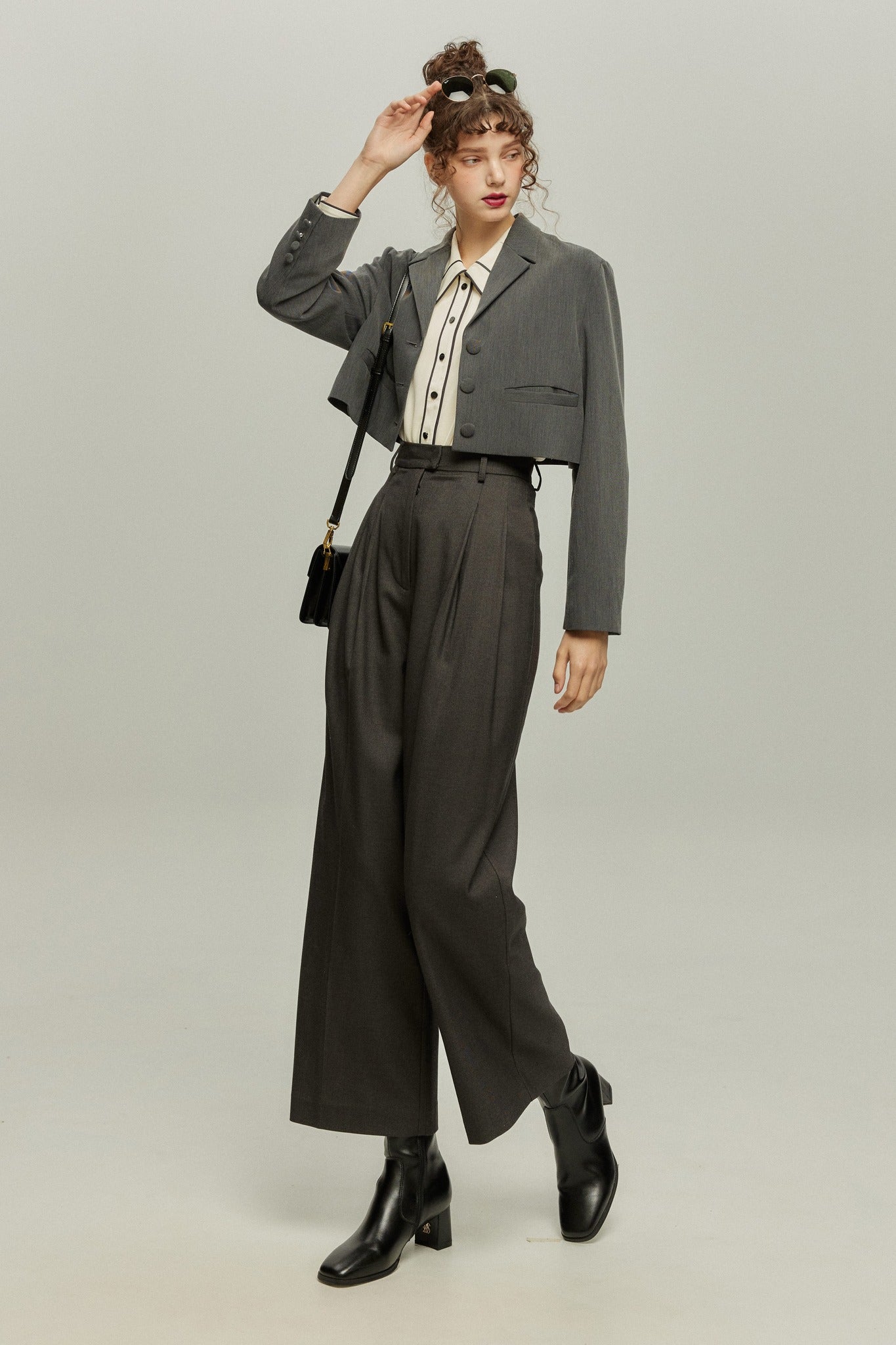 《Facial pack with cucumbers》High waisted flare pants