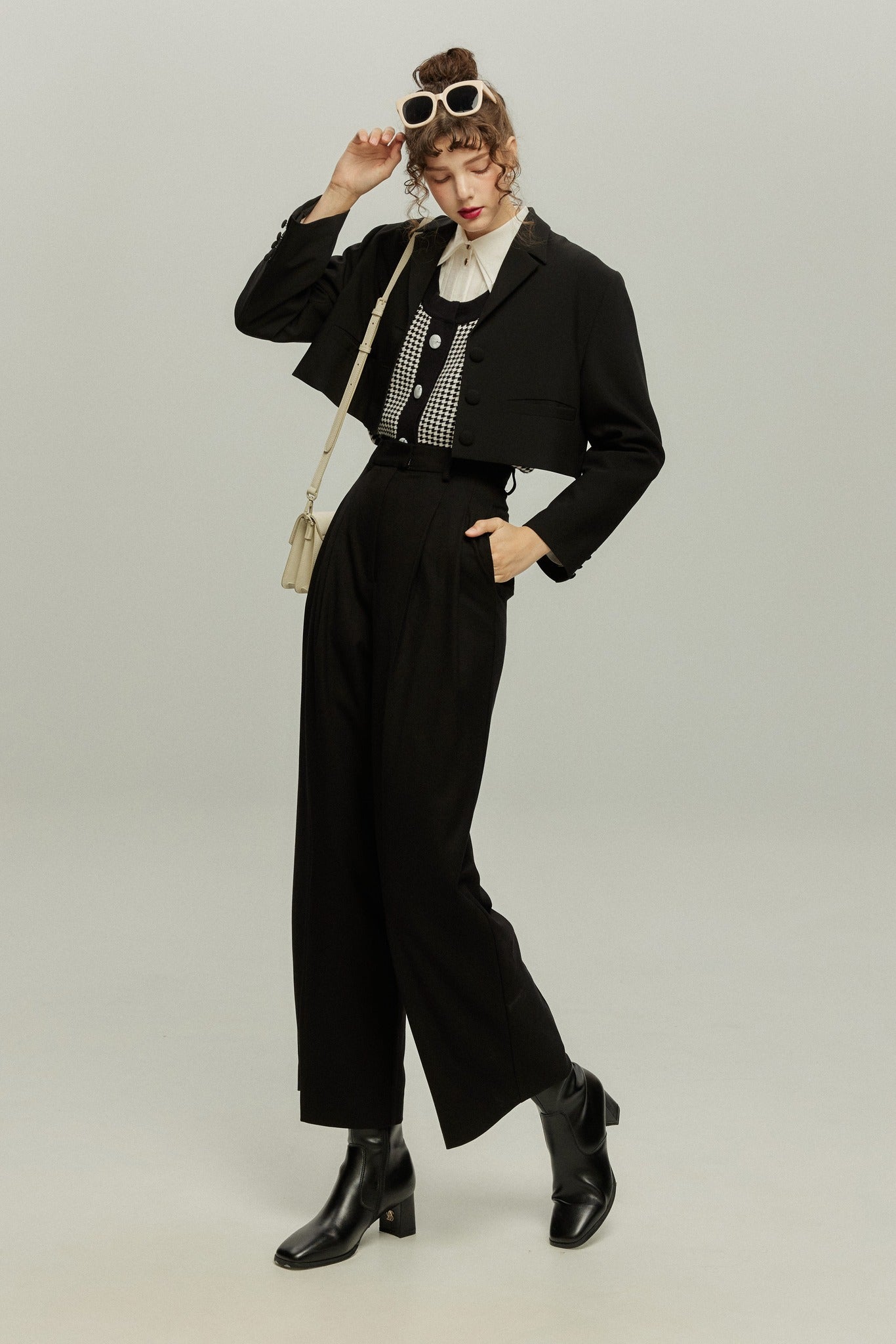 《Facial pack with cucumbers》High waisted flare pants