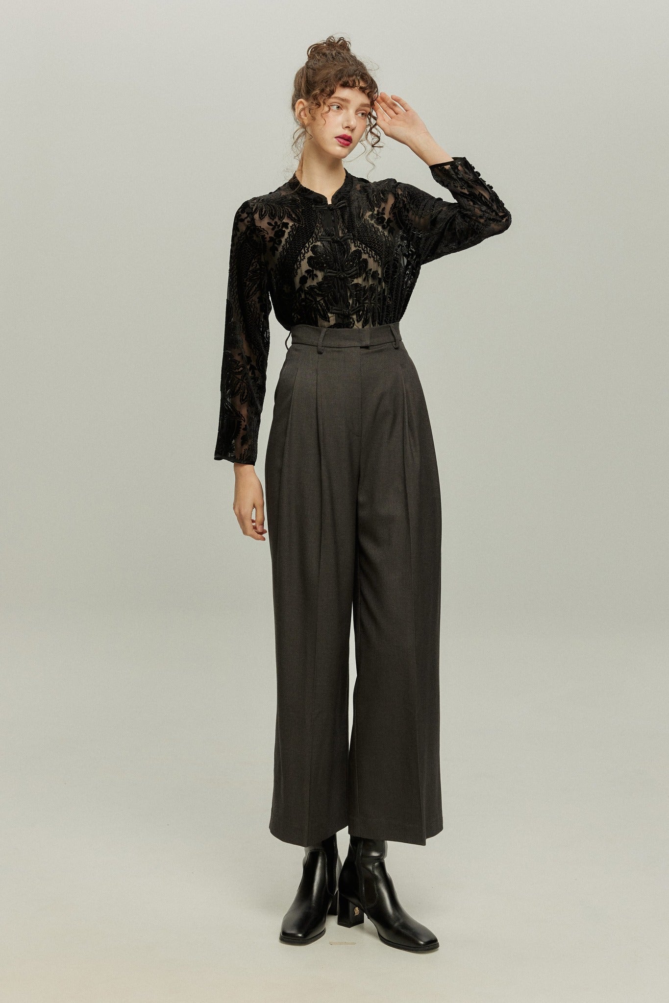 《Facial pack with cucumbers》High waisted flare pants