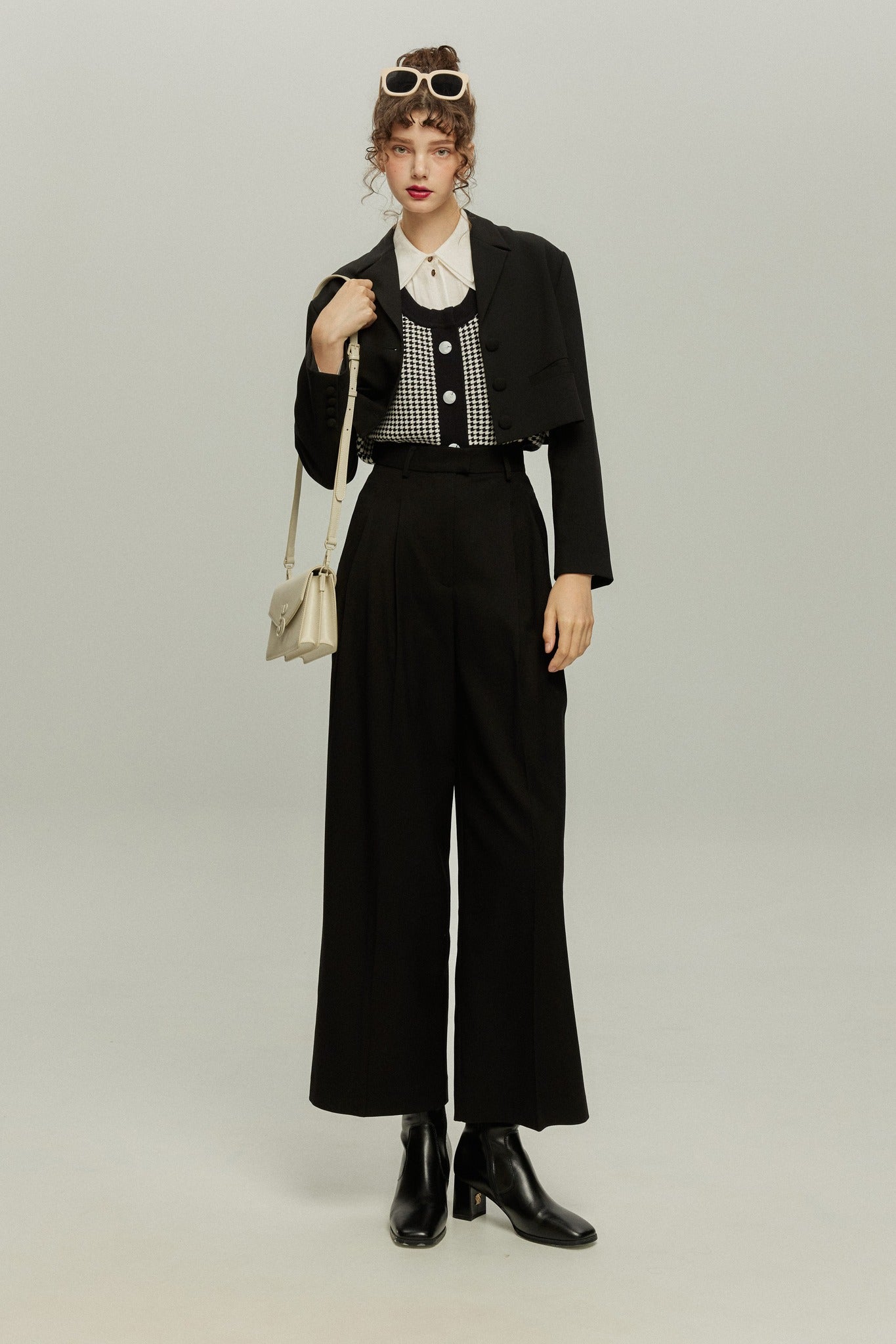 《Facial pack with cucumbers》High waisted flare pants