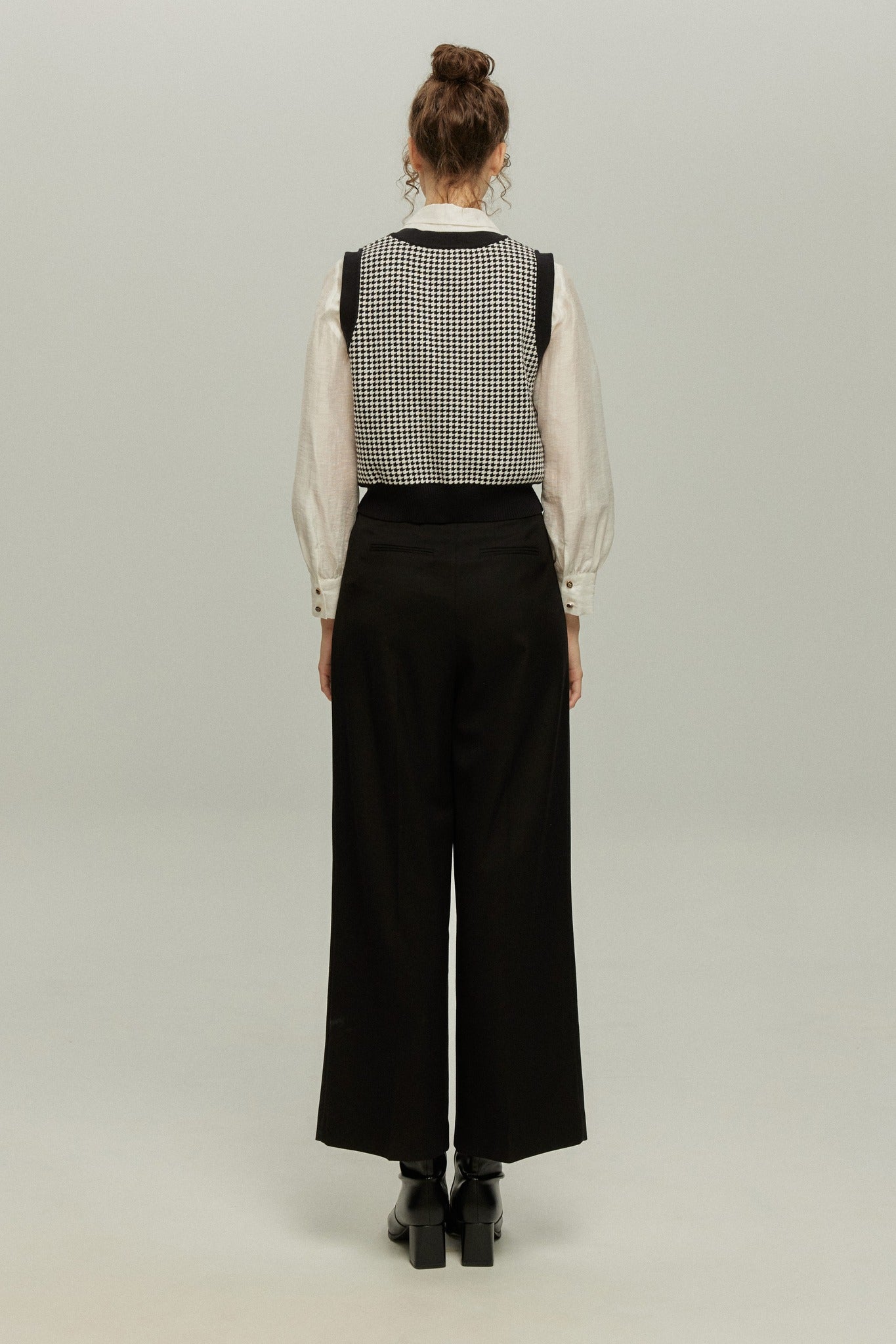 《Facial pack with cucumbers》High waisted flare pants