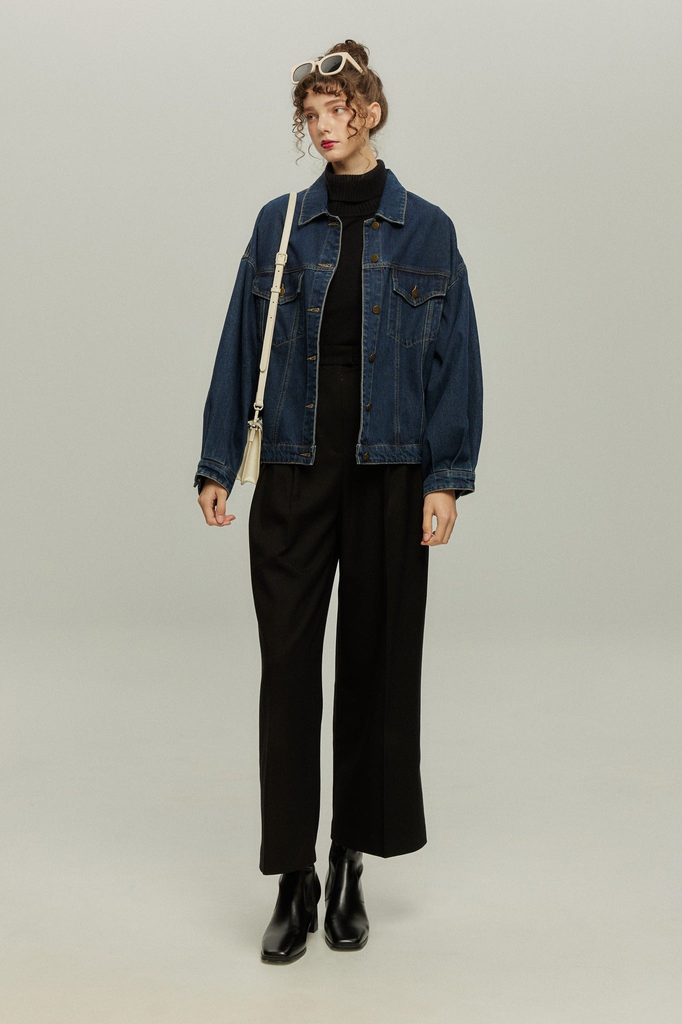 《Facial pack with cucumbers》High waisted flare pants