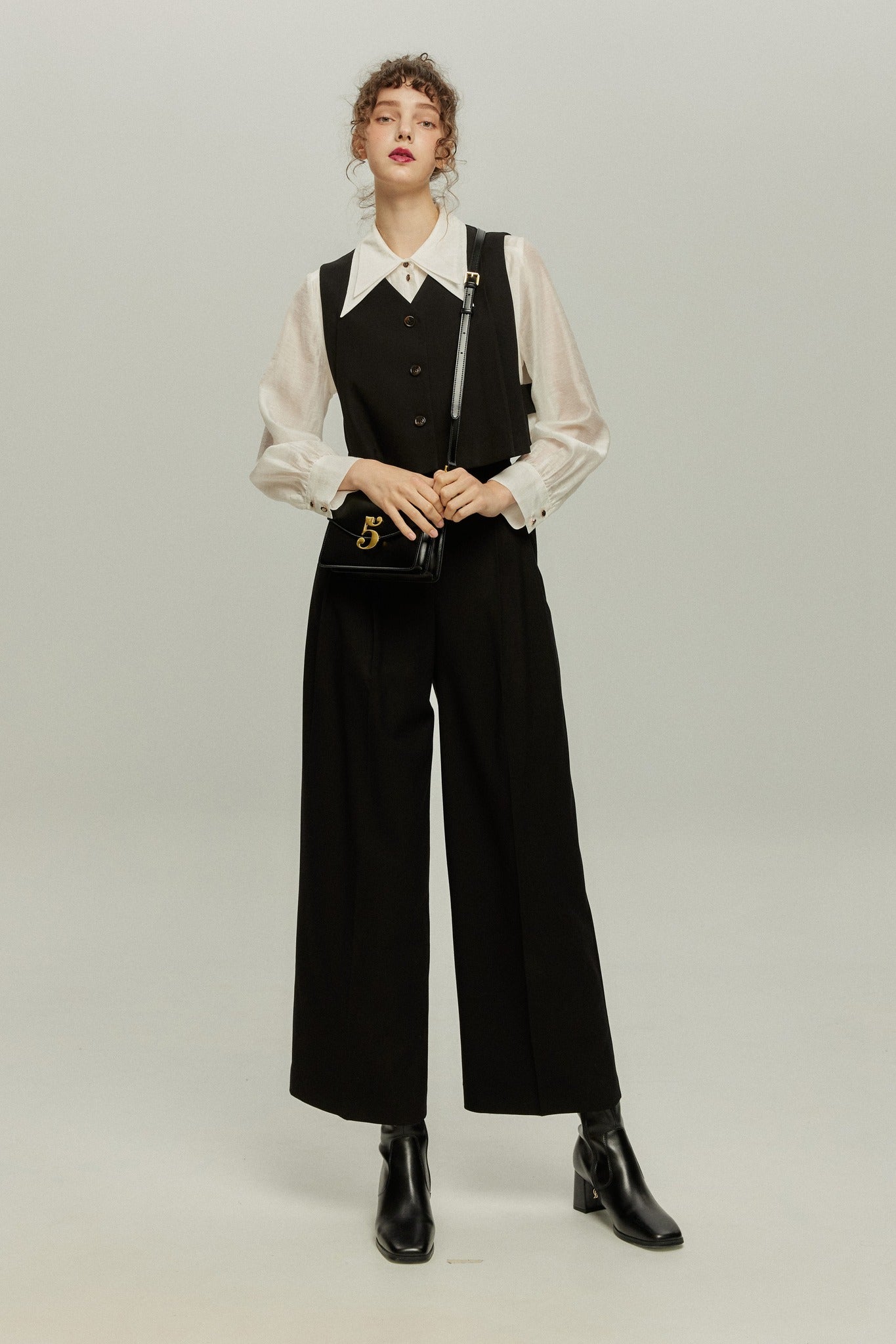 《Facial pack with cucumbers》High waisted flare pants