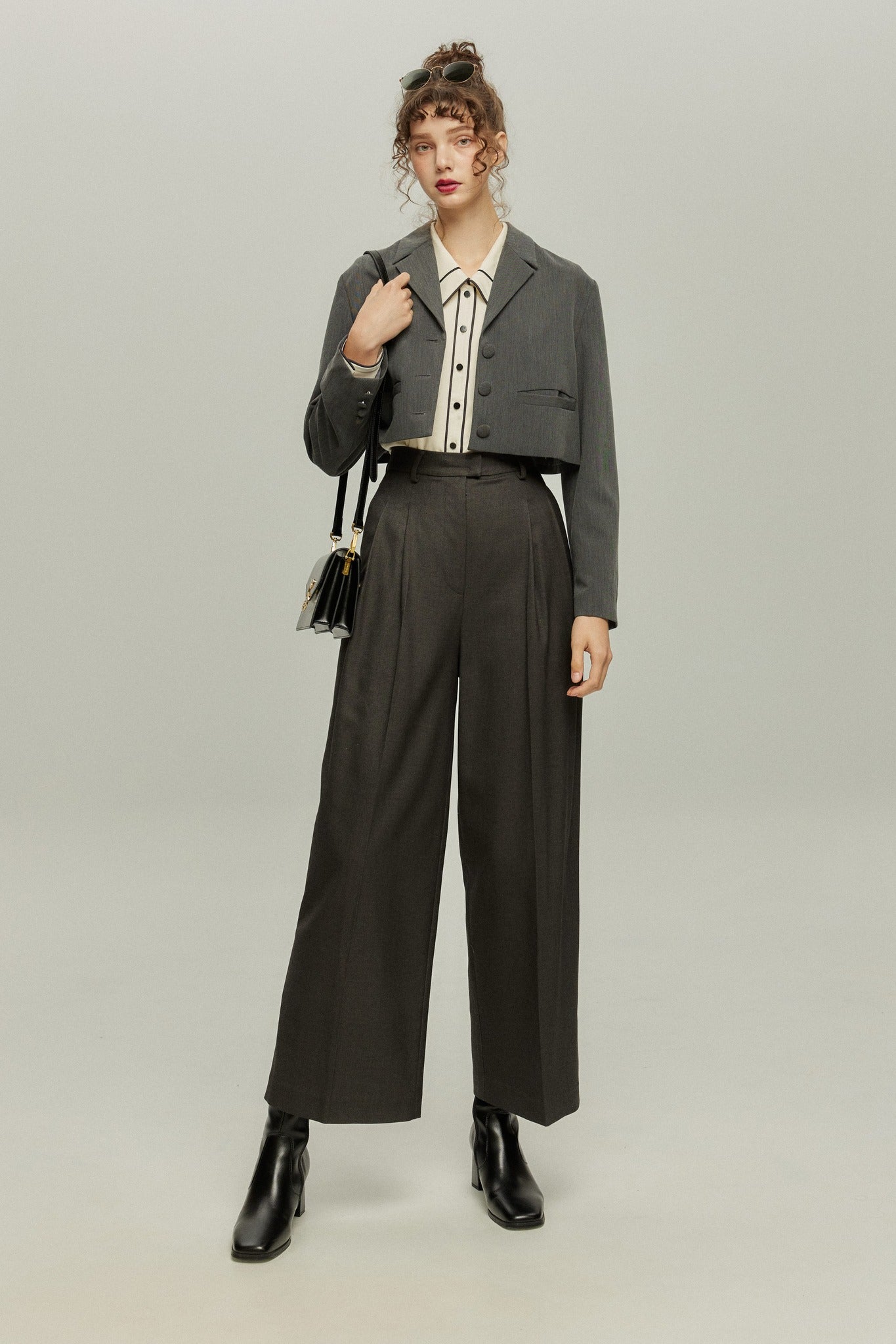 《Facial pack with cucumbers》High waisted flare pants