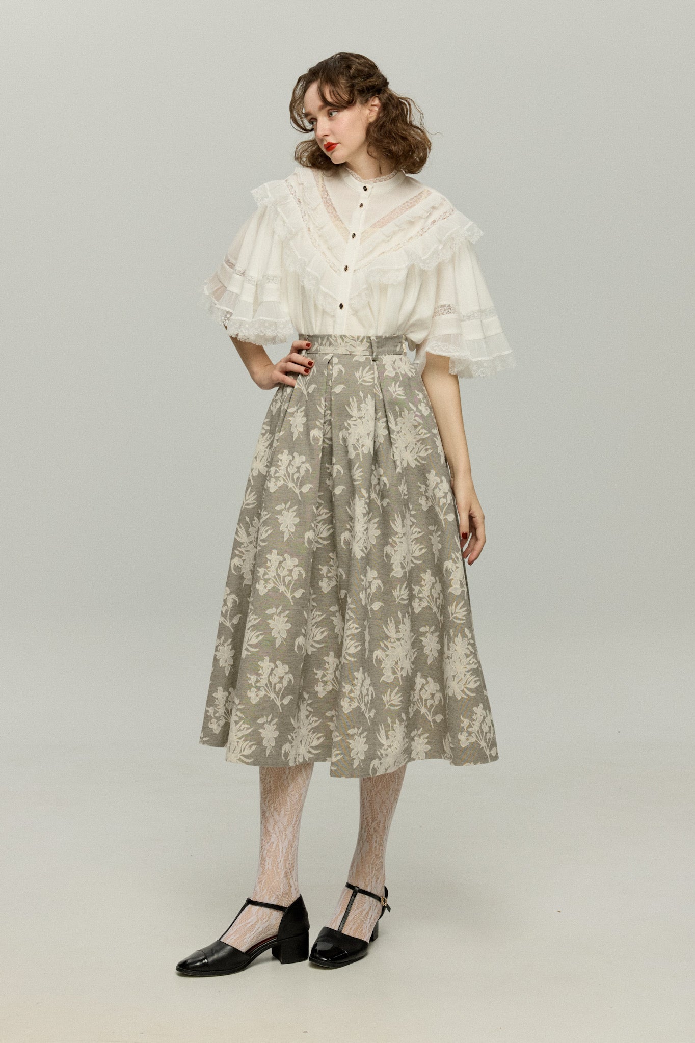 ビビリのペギー》レースデザイントップス-White – Tnewties