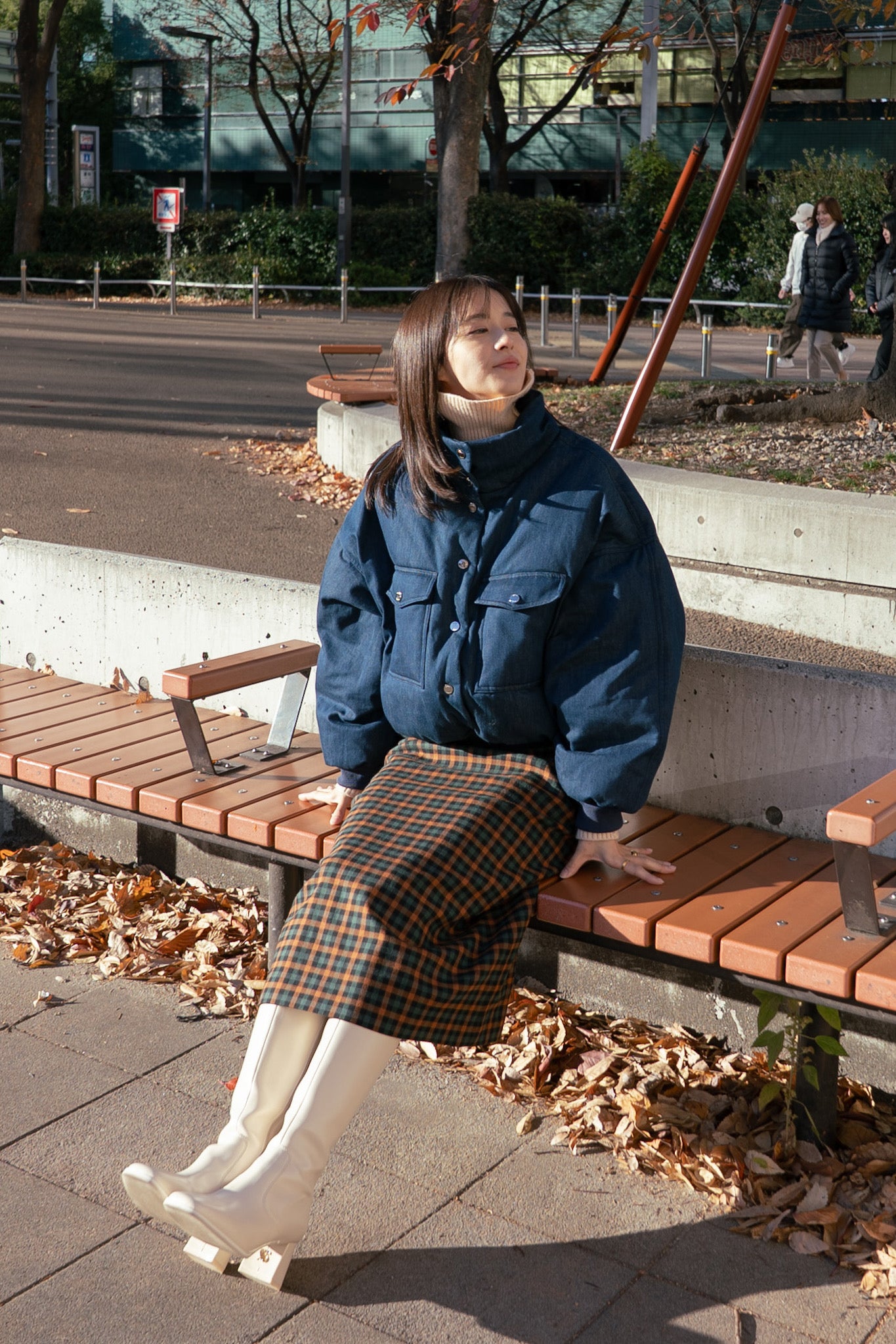 《彼をスパイとして送り込む》ダウンジャケット-Navy