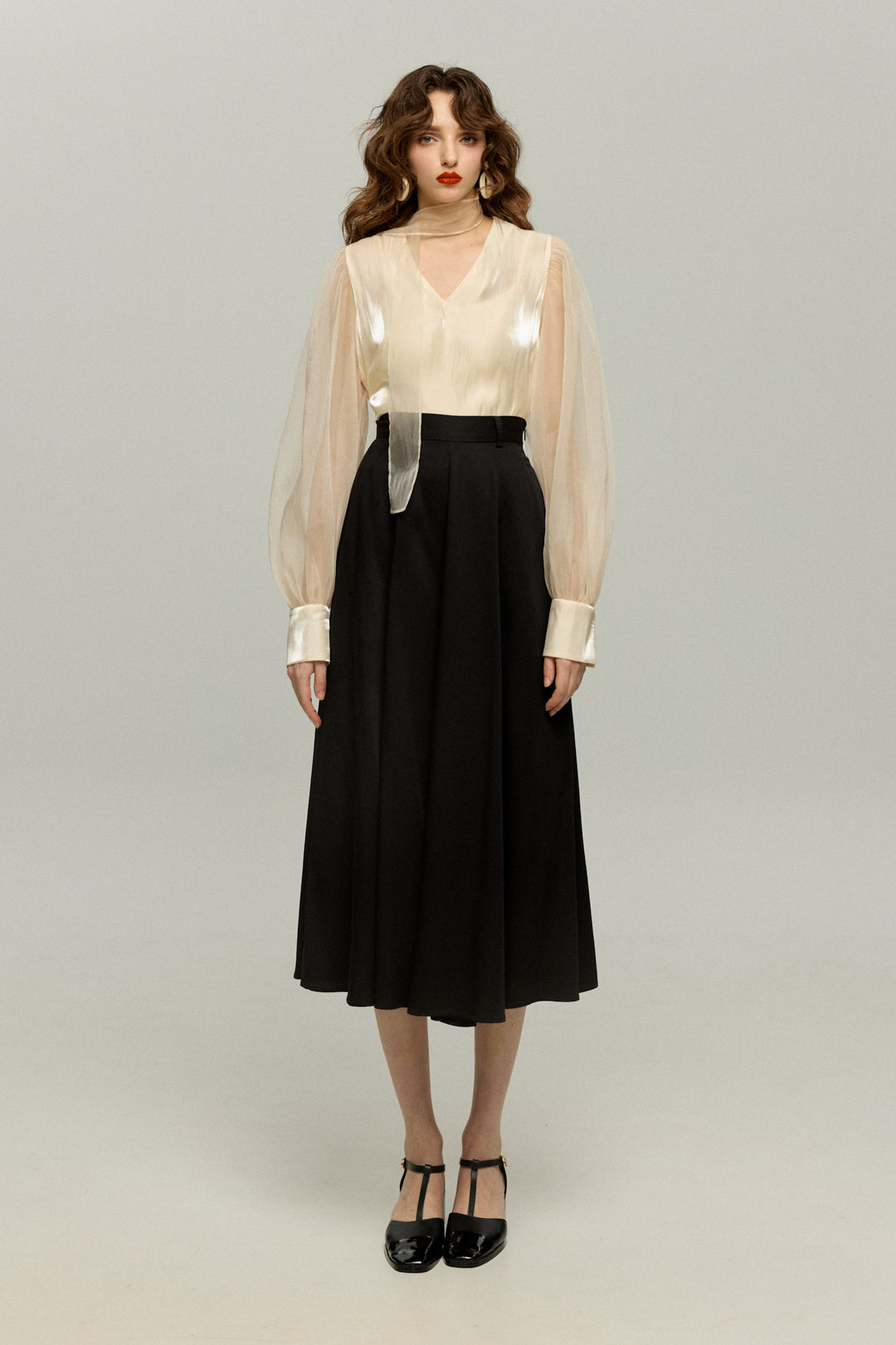 《そろそろ目開けてもいい？》シースルースカーフ付きトップス-Ivory