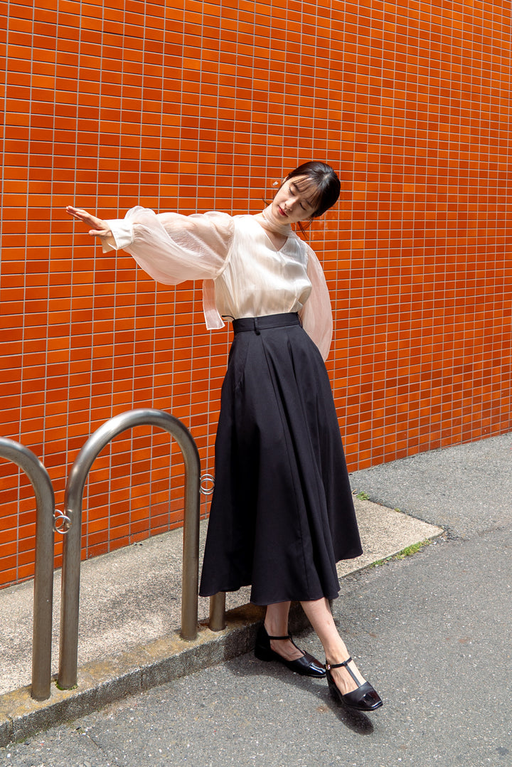 《そろそろ目開けてもいい？》シースルースカーフ付きトップス-Ivory