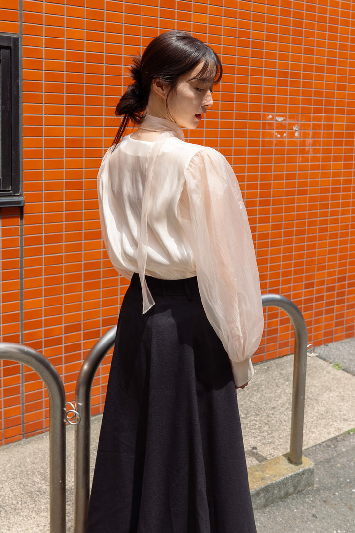 《そろそろ目開けてもいい？》シースルースカーフ付きトップス-Ivory