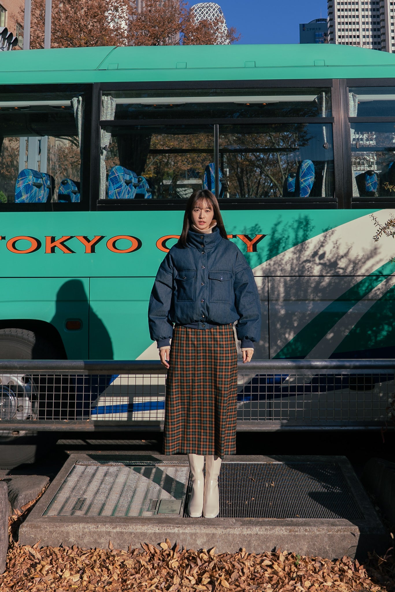 《彼をスパイとして送り込む》ダウンジャケット-Navy