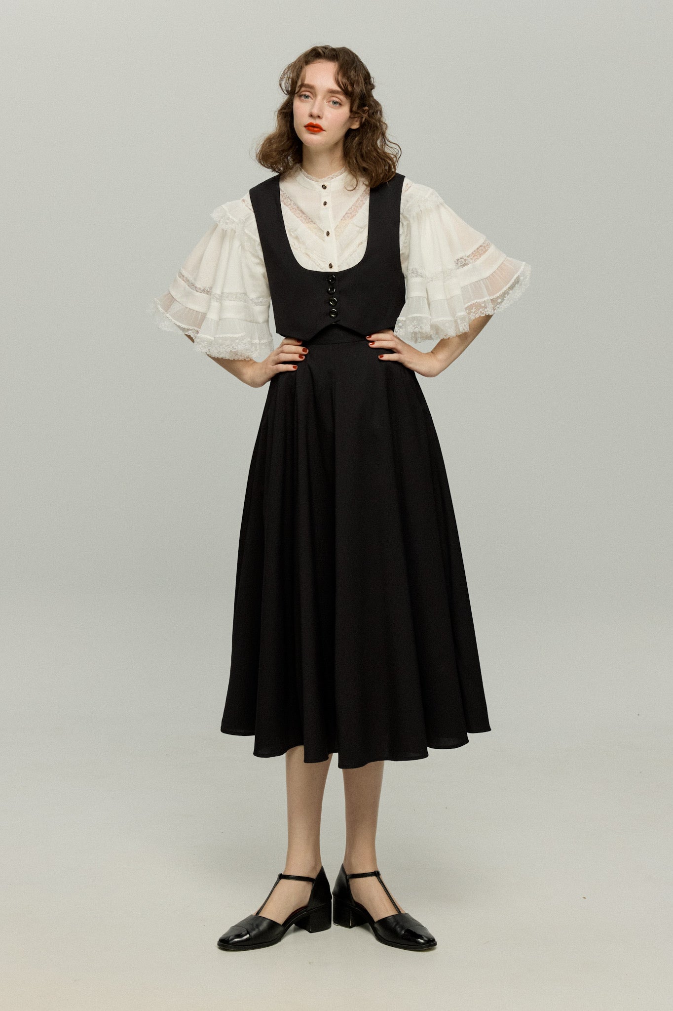 ビビリのペギー》レースデザイントップス-White – Tnewties