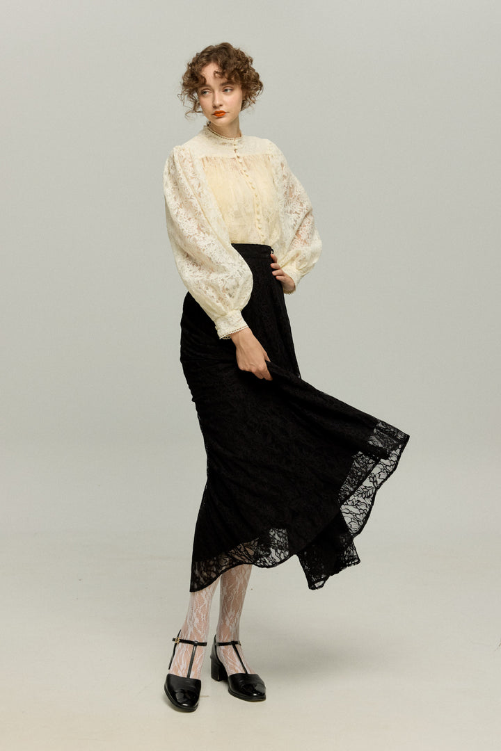 《ほうれん草をペースト状にする》フレアシルエットレーストップス-Black