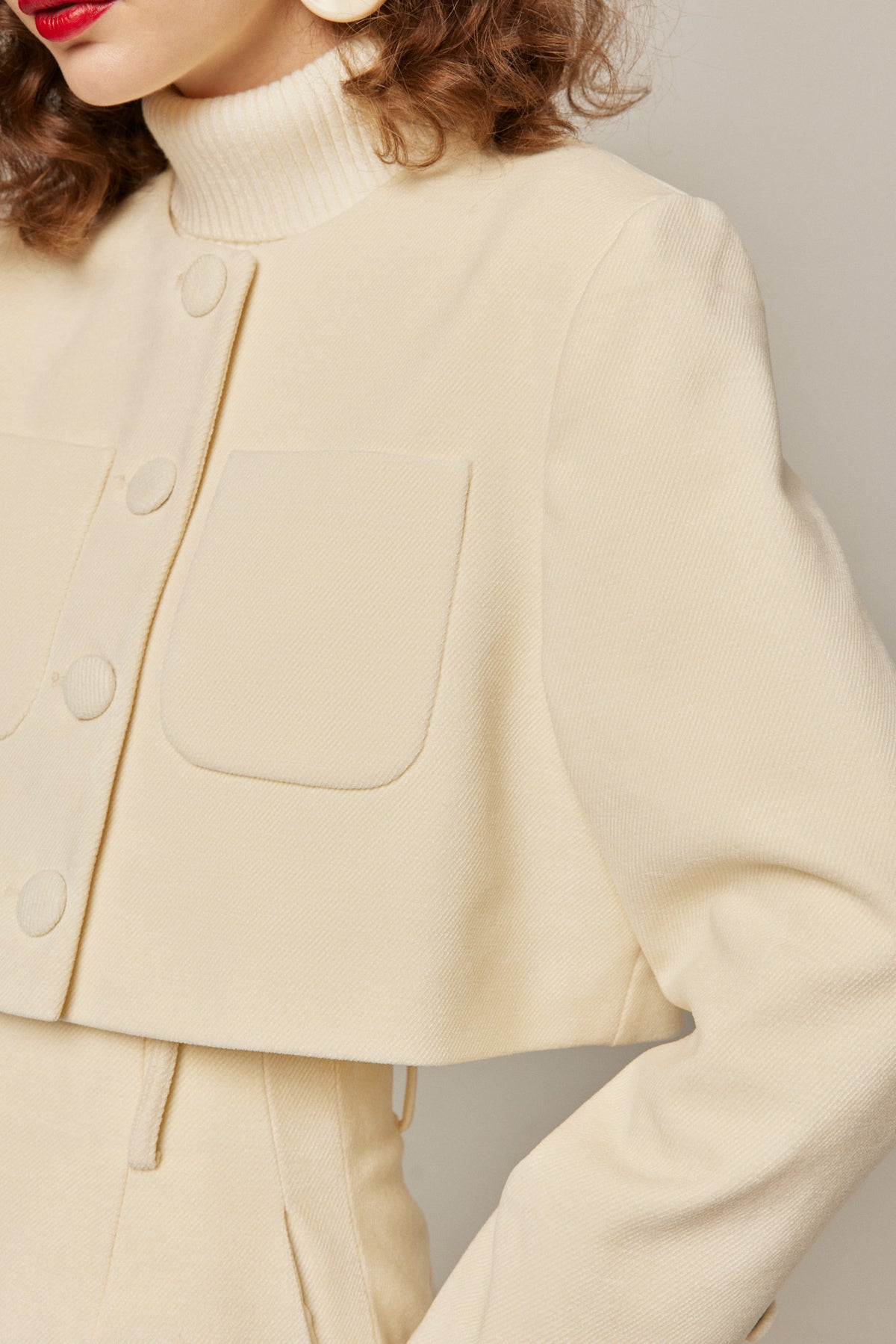 《Entire amusement park reserved》Corduroy short jacket-White