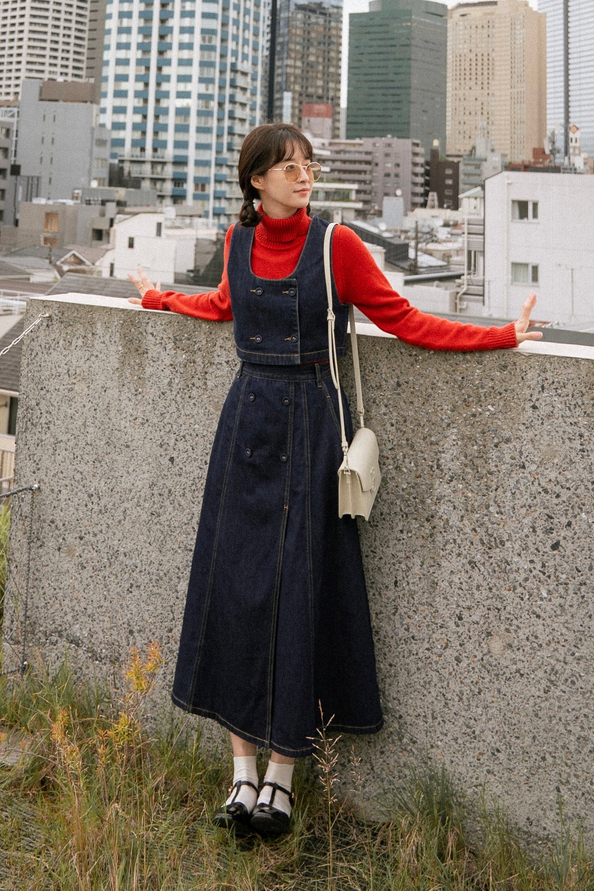 《もしかしたら宇宙船かも》ダブルボタンデニムベスト-Navy 着用例 164cm
      トップスS、ボトムスS着用