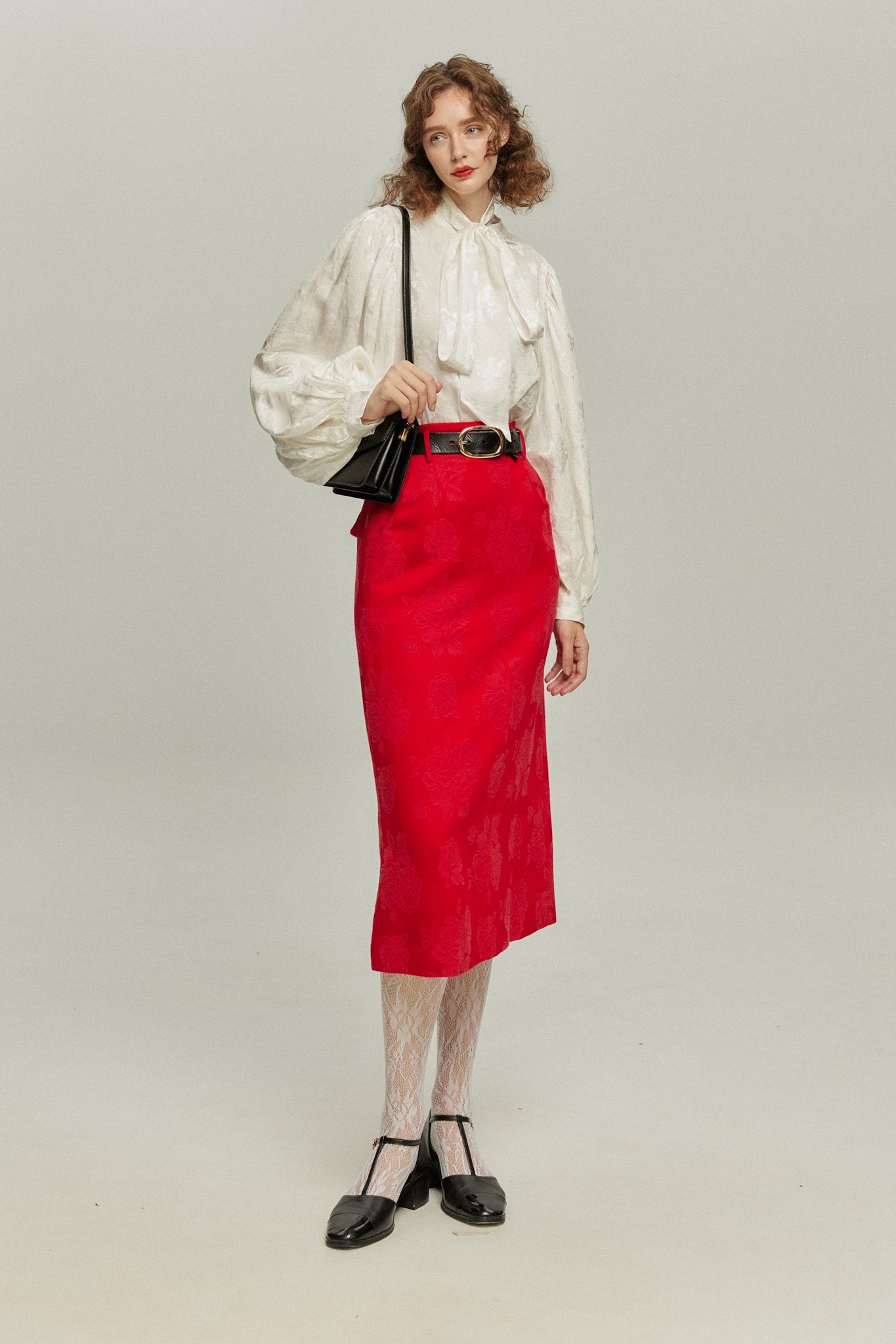 《ソファーにワックスする日》バルーンスリーブリボンタイトップス-White