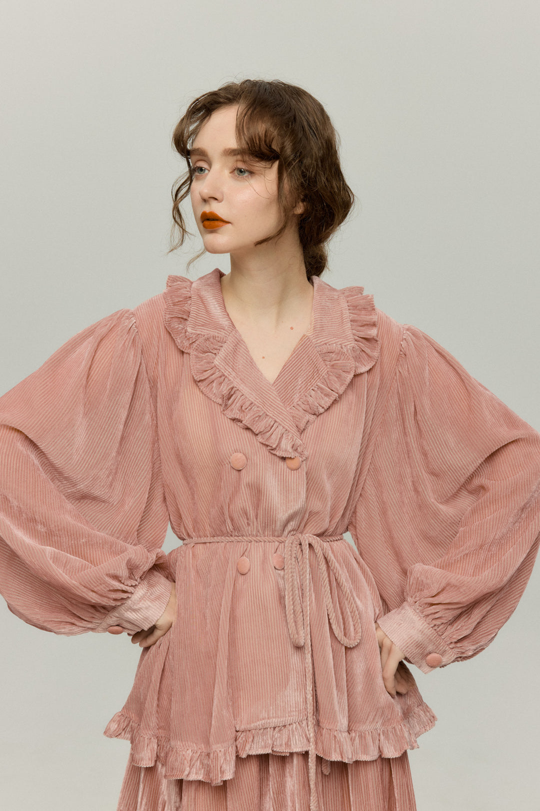 《お城を奪い返しちゃおう》フリルデザインベルベットトップス-Pink