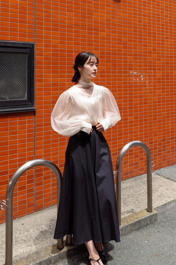 《そろそろ目開けてもいい？》シースルースカーフ付きトップス-Ivory