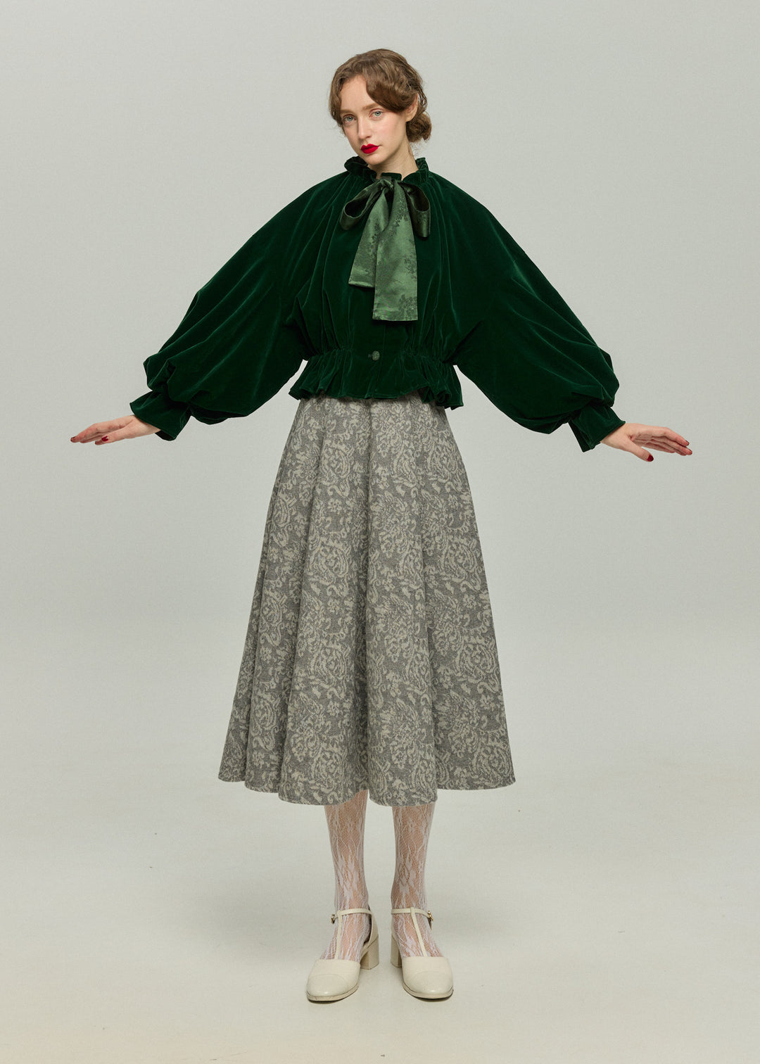 【美品】Tnewties トゥエンティーズ　その中の1枚は偽札　フレアスカート その中の1枚は偽札》シノワズリジャガードハイウエストスカート-Gray