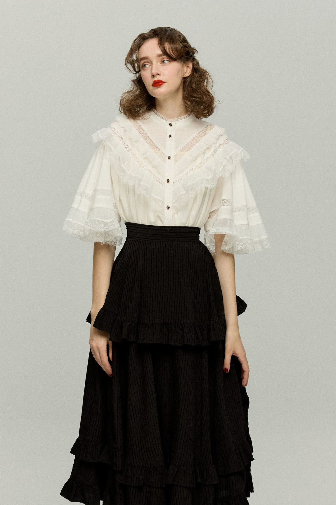 ビビリのペギー》レースデザイントップス-White – Tnewties